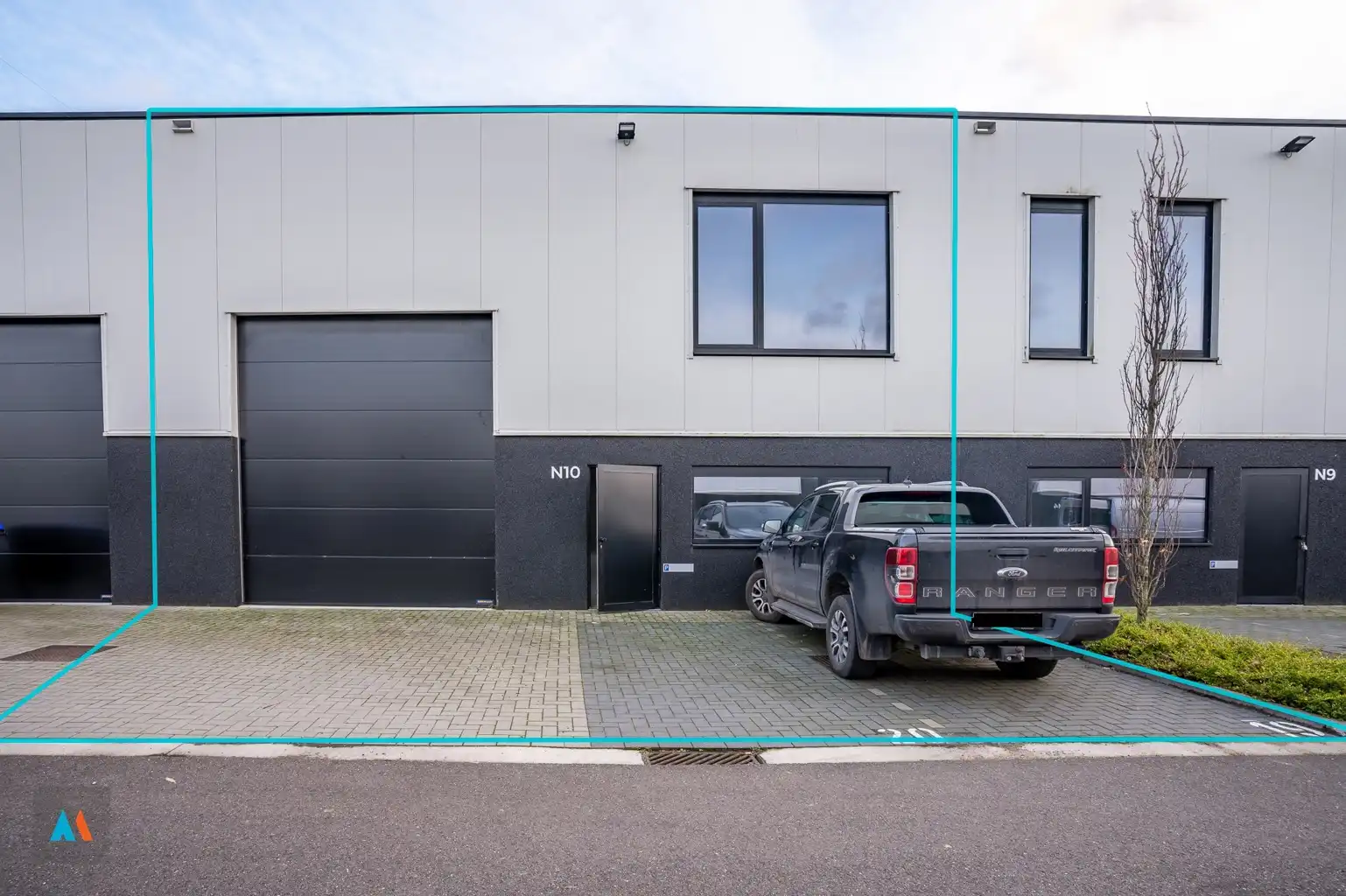 Nieuwe KMO-unit foto {{pictureIndex}}