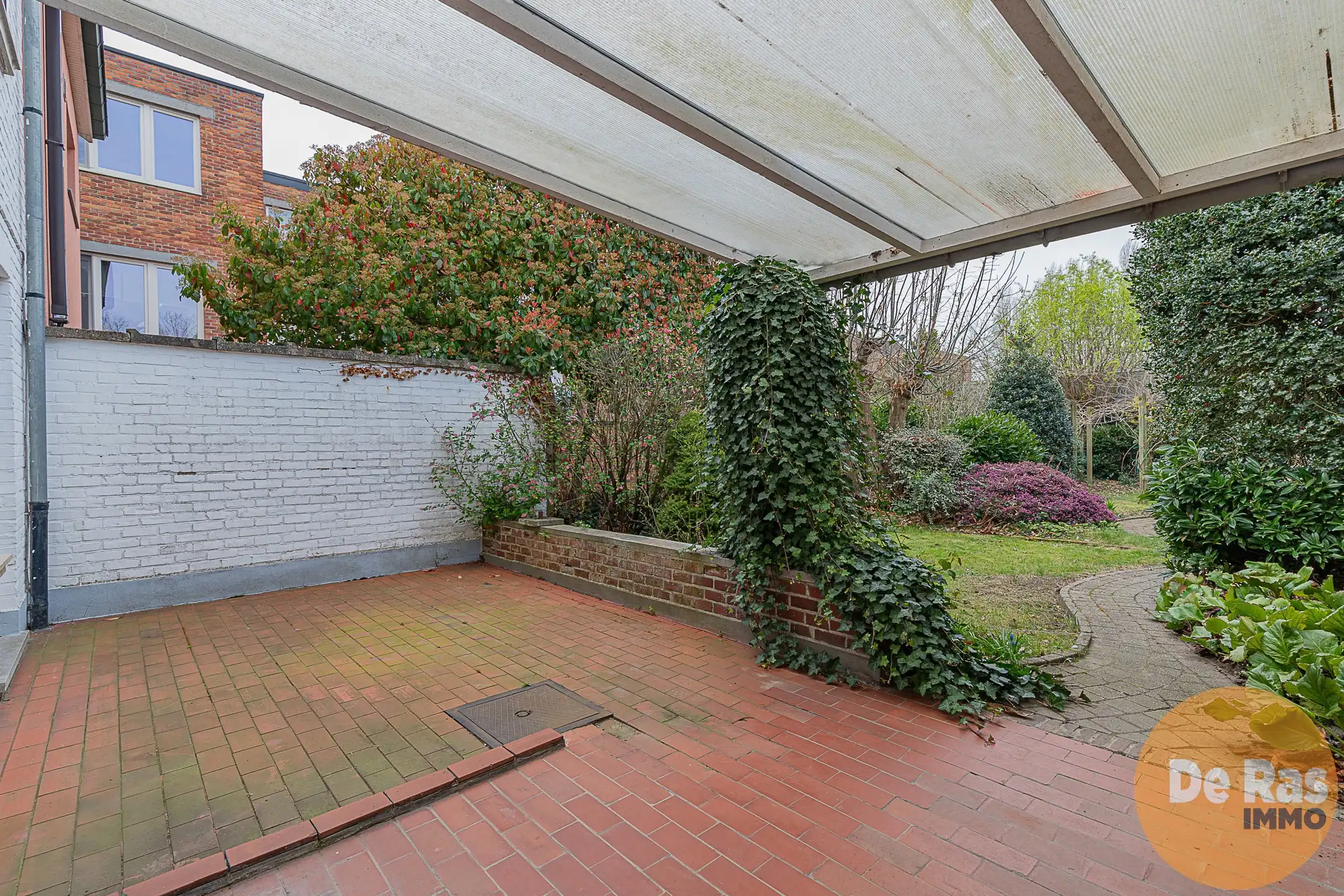 WETTEREN - Solide, te renoveren woning met 4 kamers en tuin foto 22