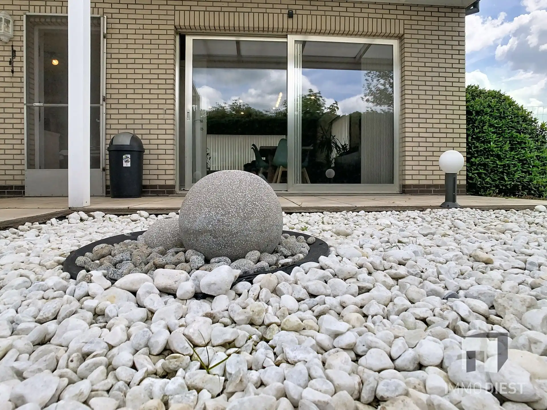 Gelijkvloerse instapklare woning met grote tuin op ca. 39a foto 7