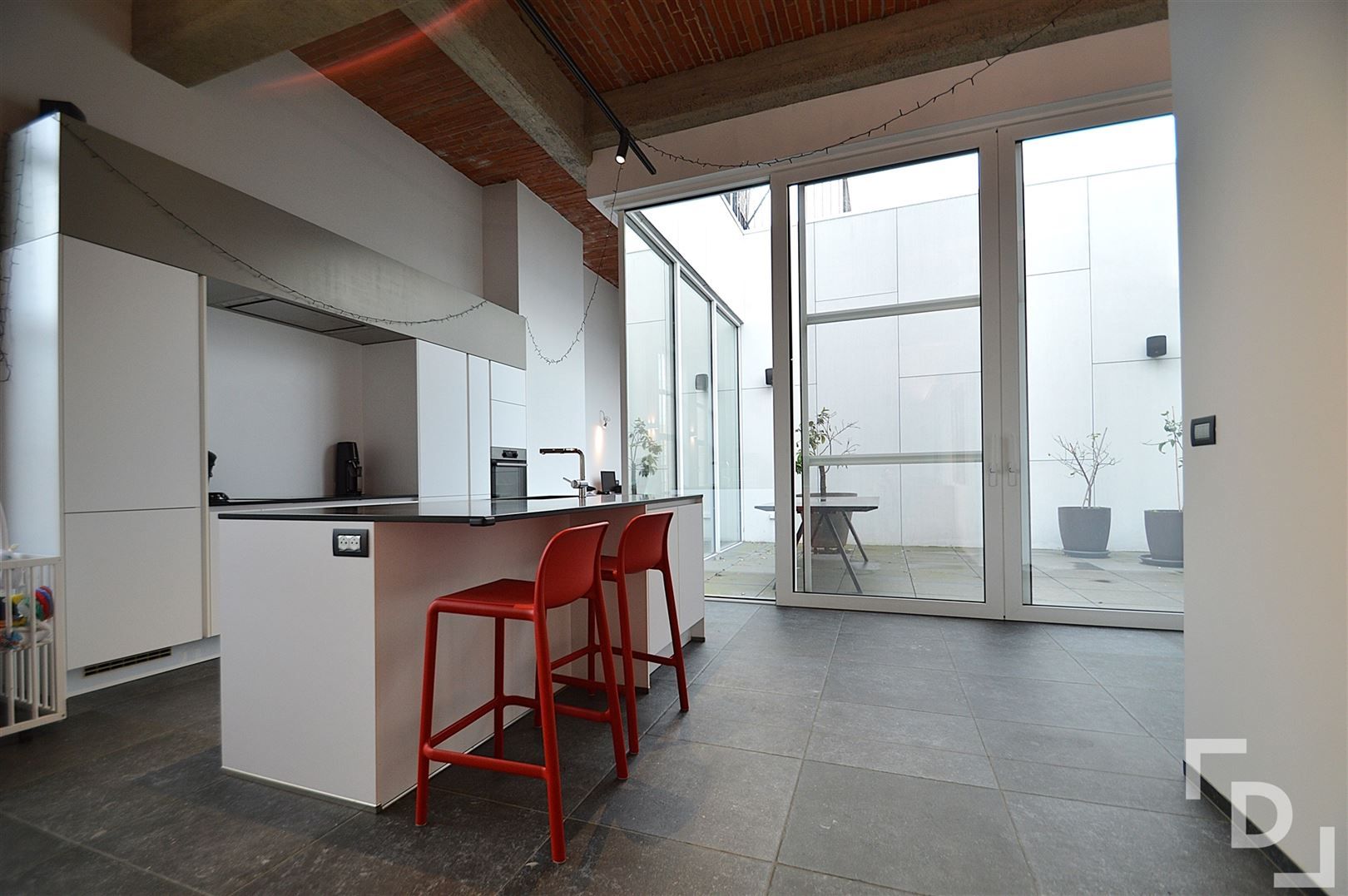 Duplex appartement in loftstijl in Ieper centrum foto 3