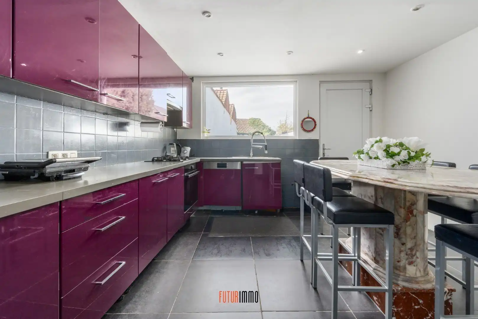 Centraal gelegen 5-slpk woning nabij Frunpark Izegem foto 11