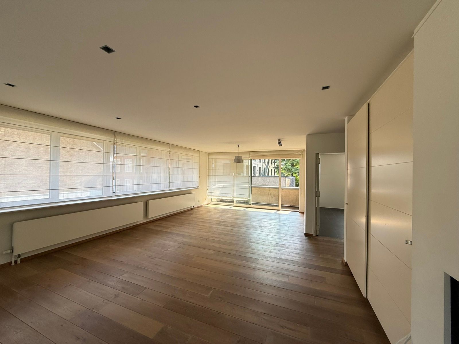 Verzorgd duplex appartement op een uitstekende ligging in het centrum van Tielt. foto 5