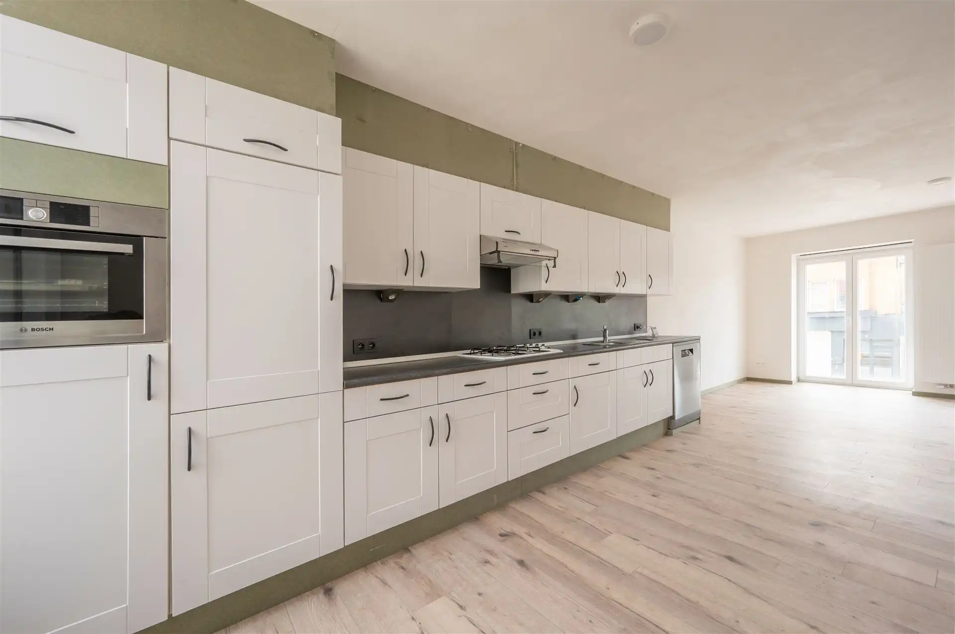 Gerenoveerd appartement met 3 slaapkamers foto 5