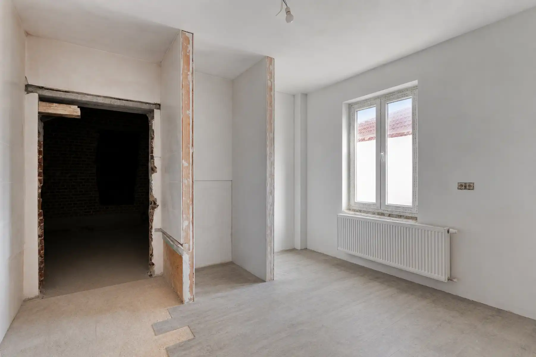 Ruime  gerenoveerde hoeve met werkplaats, zwembad en EPC B foto 22
