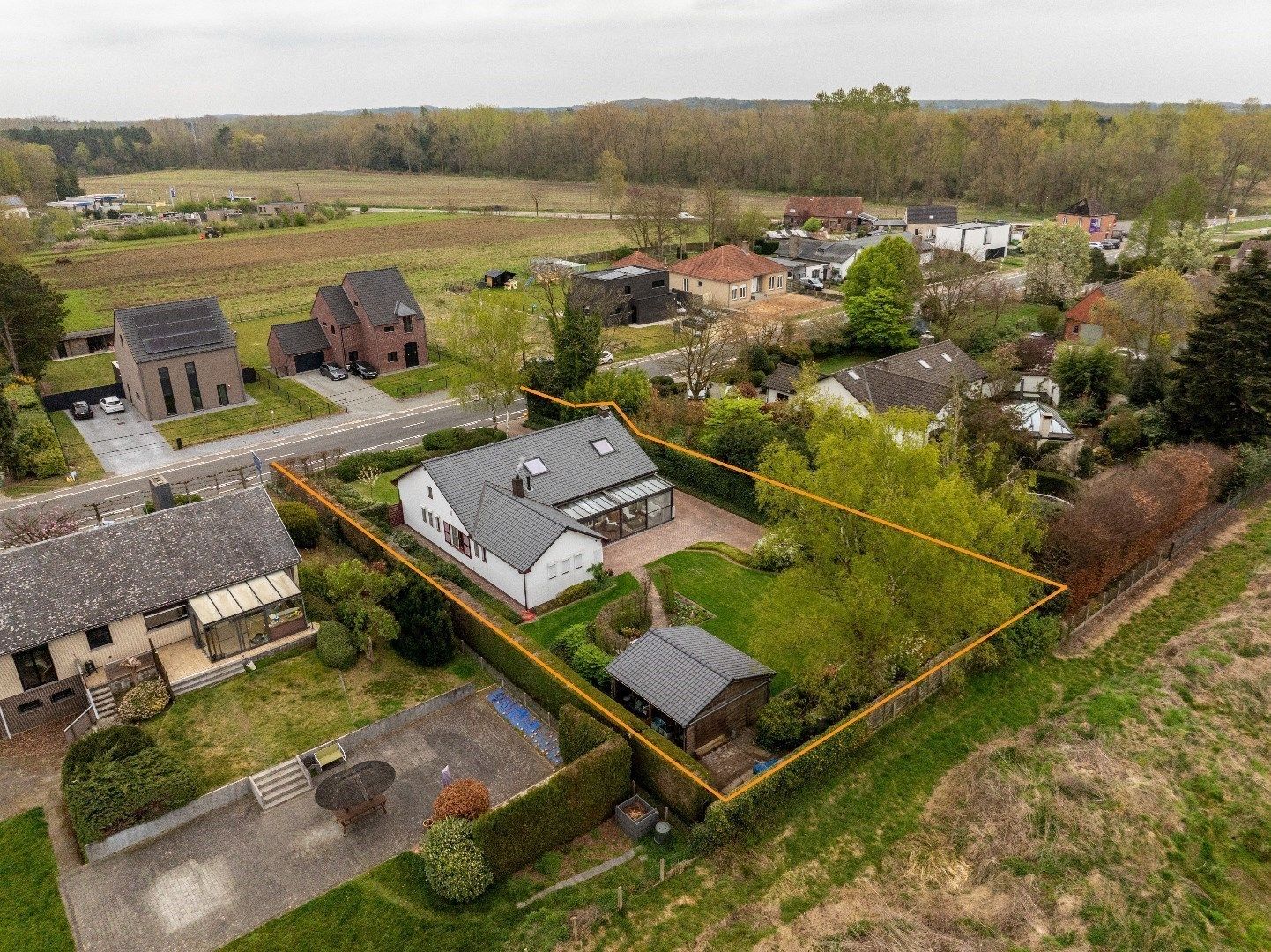 Instapklare woning met 5 slaapkamers op een zonnig perceel van 12a 50ca foto 34