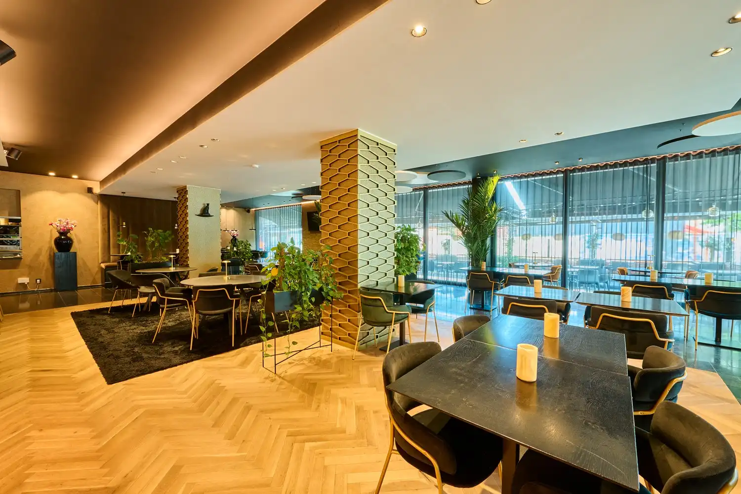 Uniek handelspand op toplocatie in het aangename centrum van Leopoldsburg foto 4