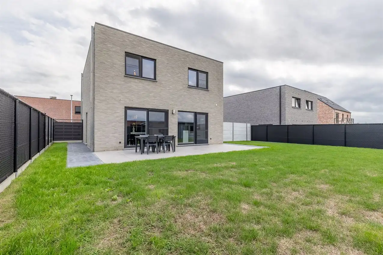 Instapklare nieuwbouwwoning in geliefde wijk foto 31