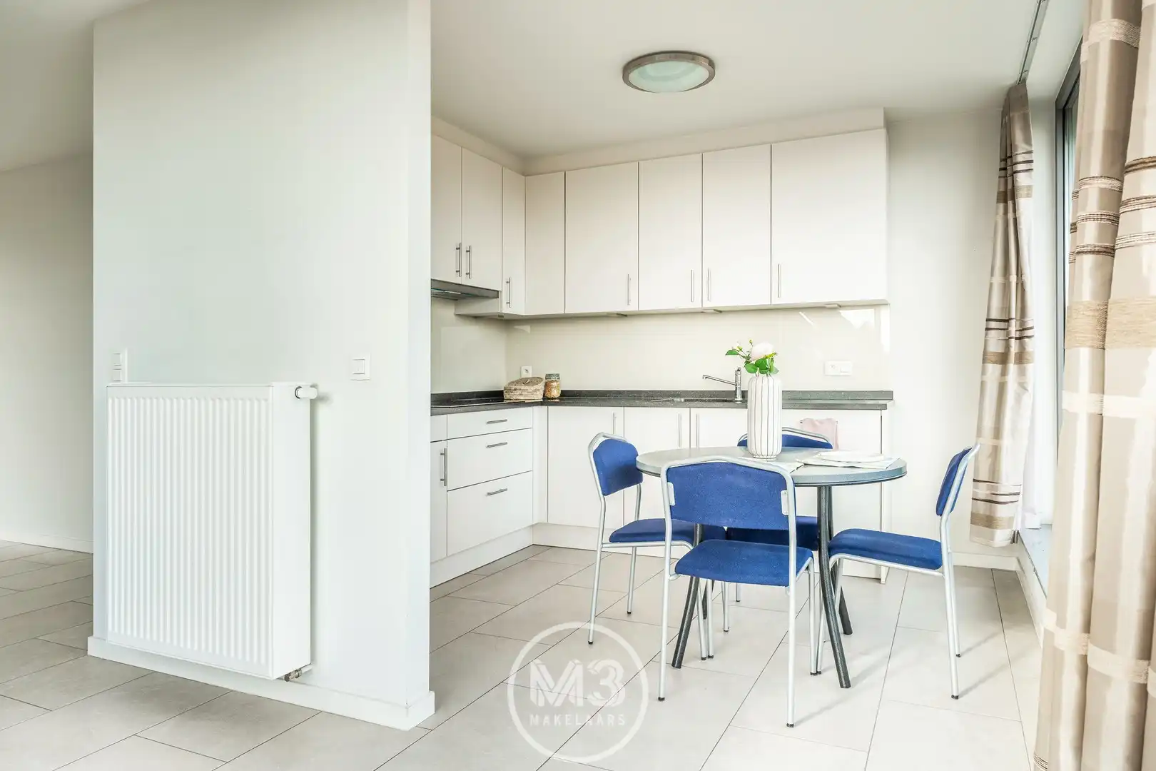 Ruim appartement met 2 slaapkamers, terrassen en garage in Blaasveld. foto 9