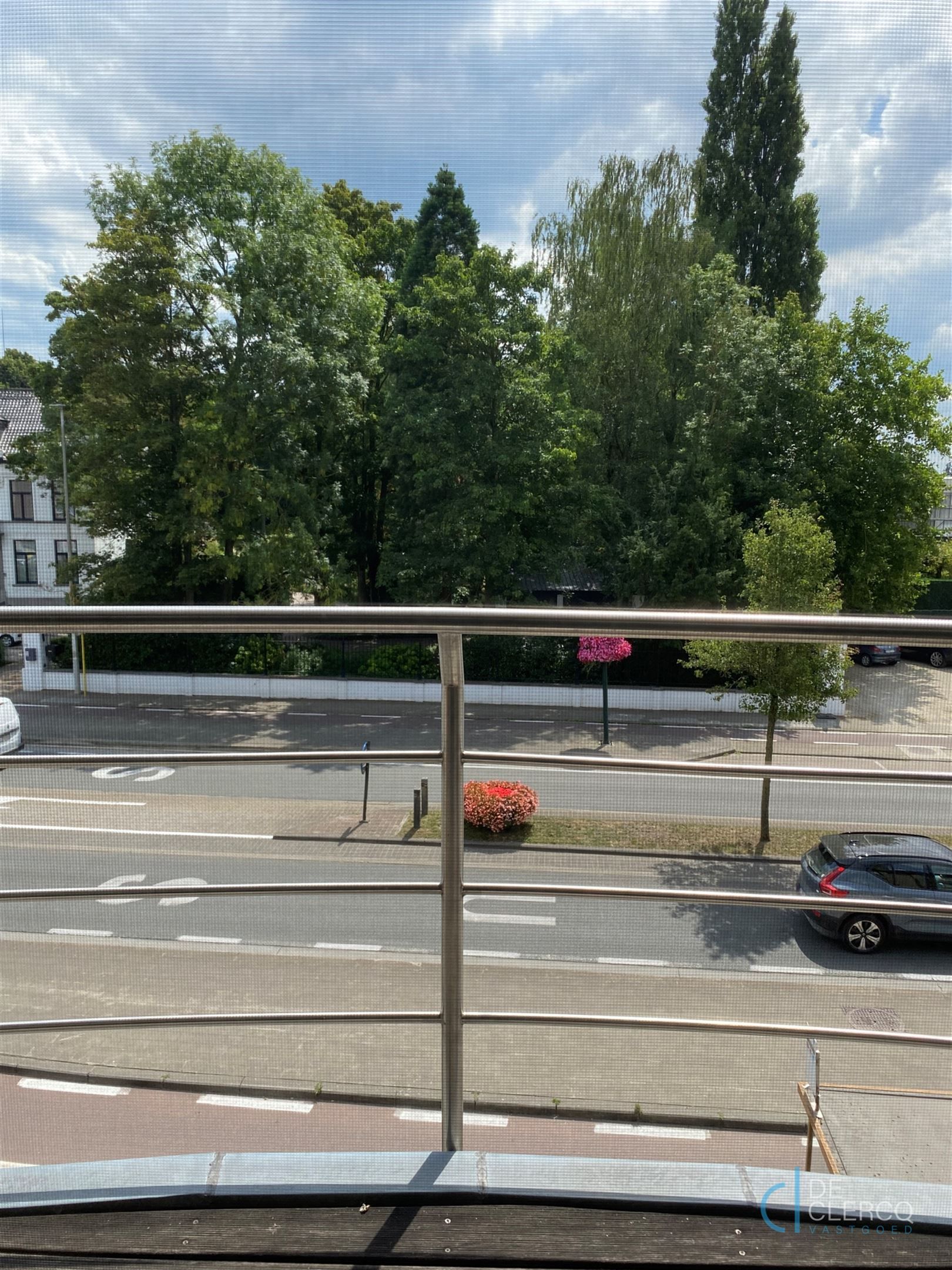 Ruim appartement met terras én garage te huur in Lochristi!  foto 11
