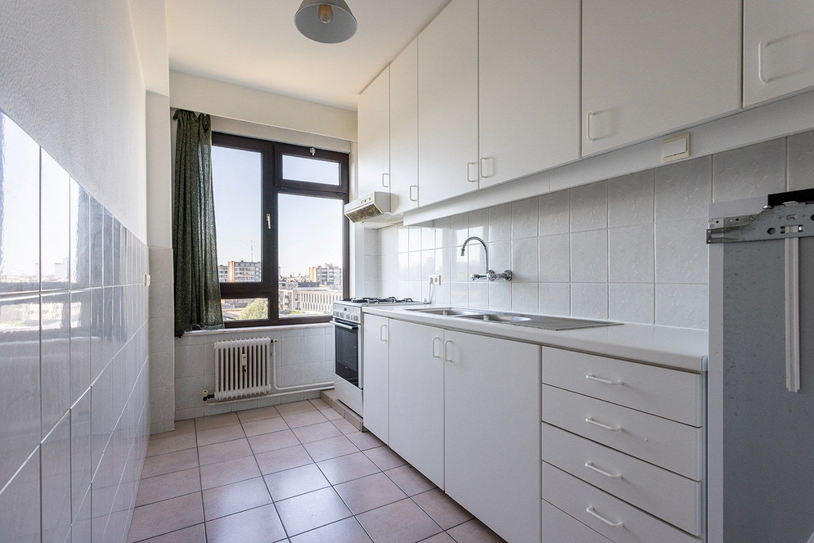 Te renoveren appartement met 2 slpk en terras! foto 5
