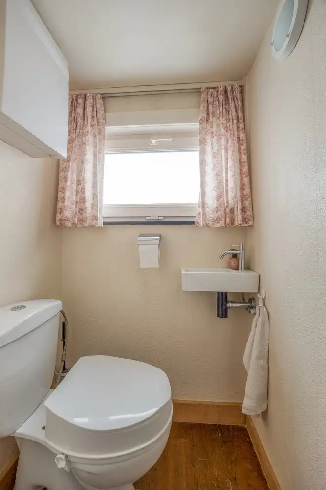 Gezinswoning met 4 slaapkamers en aangelegde tuin in doodlopende straat foto 16