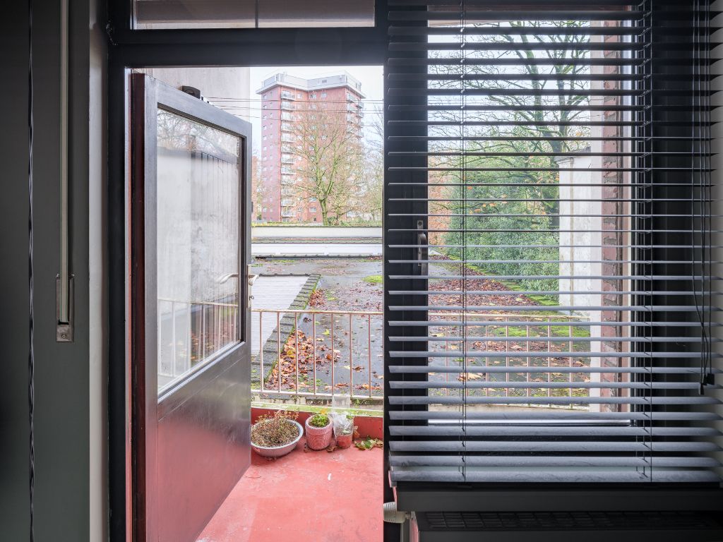 Coupure rechts - Lichtrijk appartement met twee slaapkamers en zicht op het water. foto 18