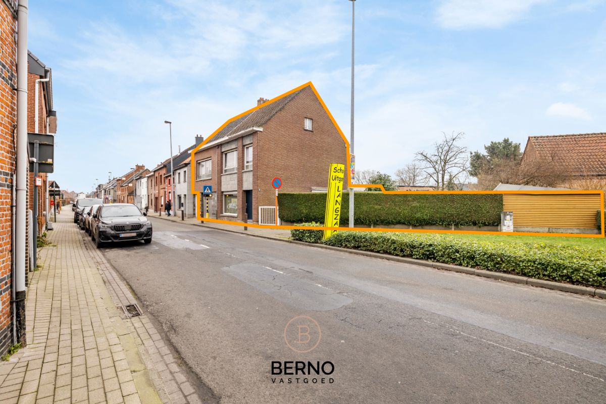 Hoofdfoto van de publicatie: Ruime gezinswoning met 4 slaapkamers en garage.