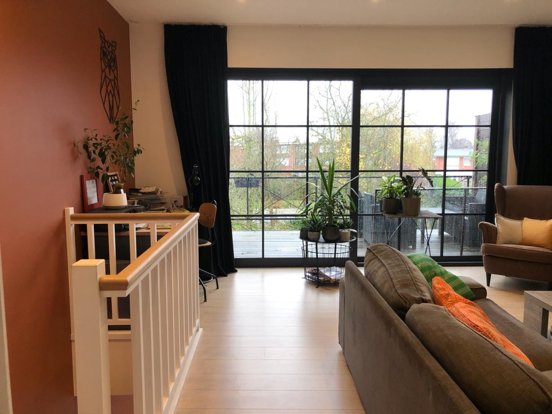 Instapklare ruime gerenoveerde woning met ruime uitbouw achteraan, groot zonneterras en koer foto 10