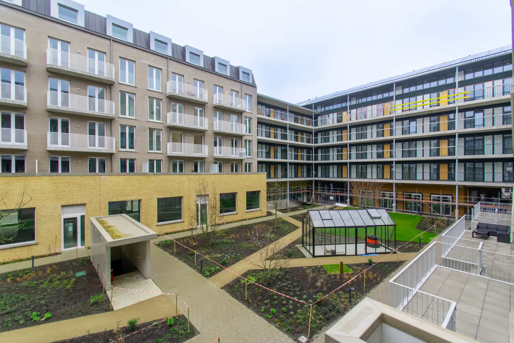 Lichtrijk nieuwbouwappartement met 2 slaapkamers en terras foto 8