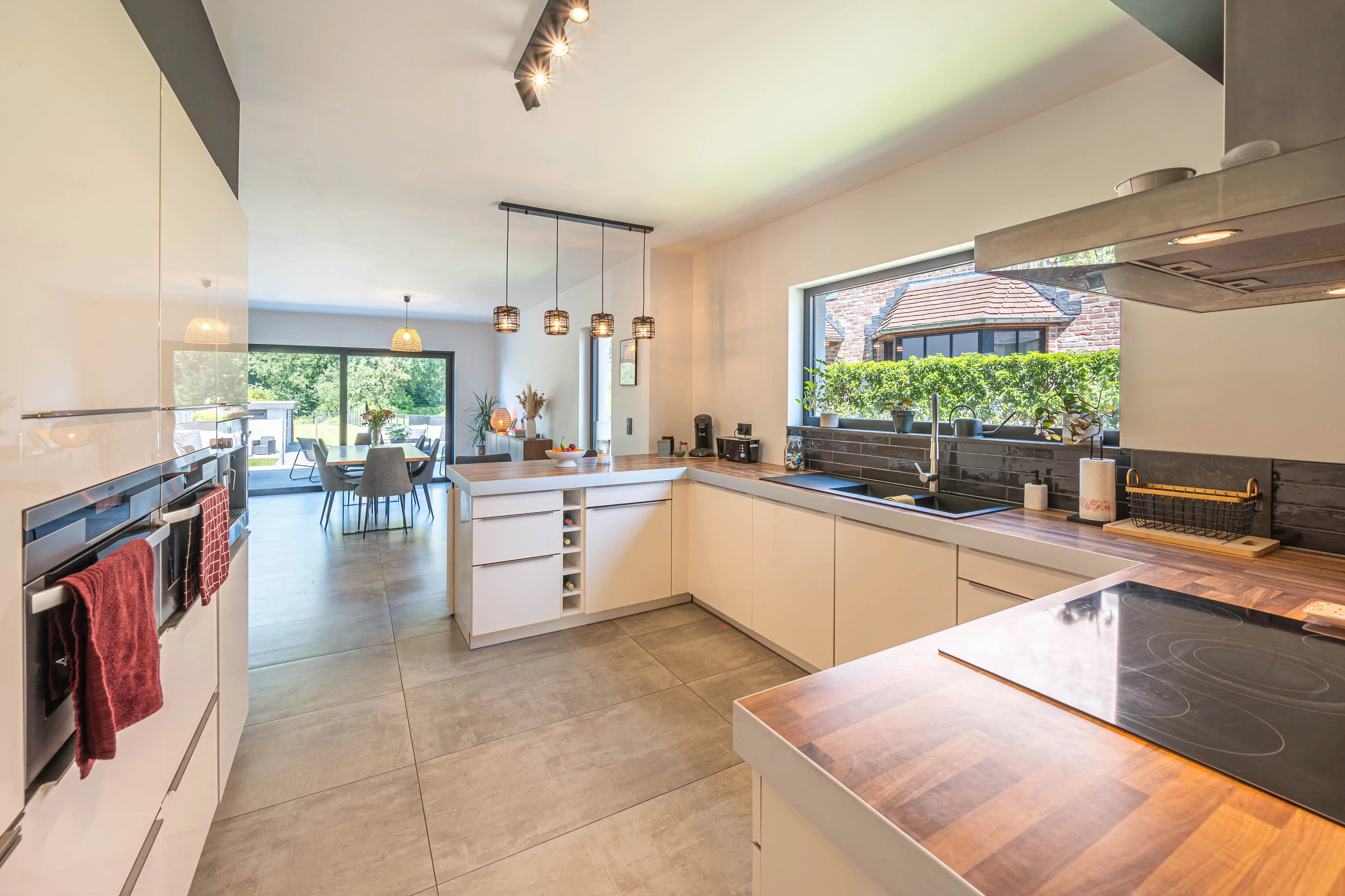 BEN-woning met 4 slaapkamers, 3 badkamers en groen uitzicht! foto 6