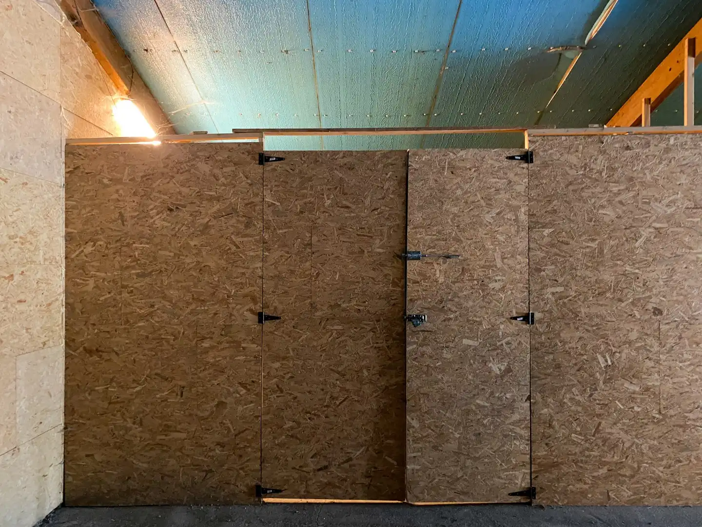 Diverse opslagplaatsen (boxen van 25m2) nabij het centrum van Diksmuide foto 12