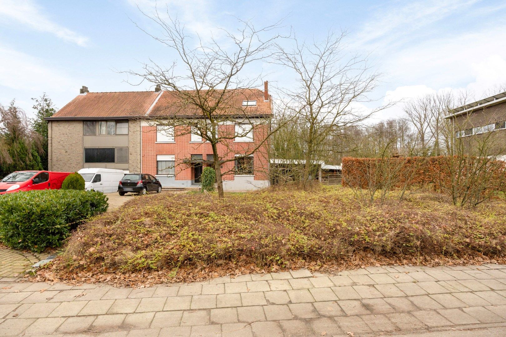 Ruim ingedeelde woning met 4 slpks op een mooi perceel van 21 are met achterliggend groen. foto 38