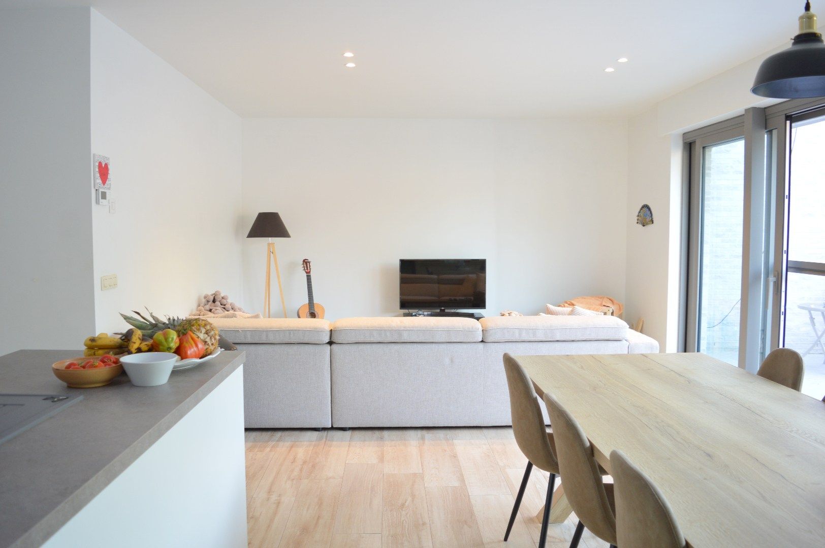 Instapklare woning met 3 ruime slaapkamers en enorm rustige ligging foto 2