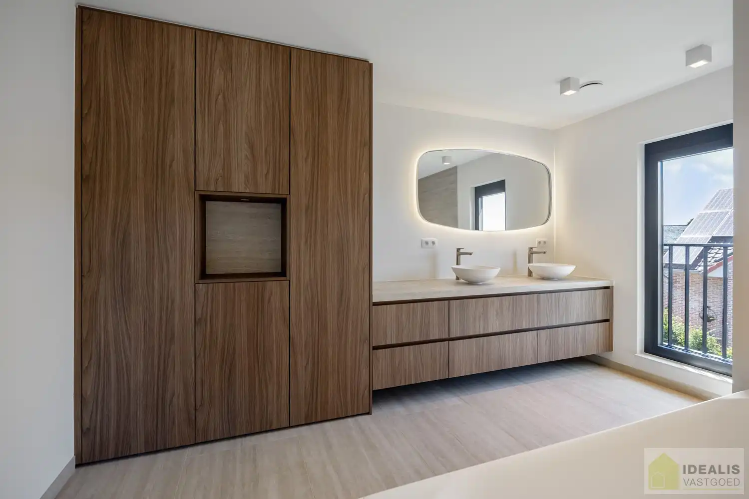 IDEALIS VASTGOED – Schitterend volledig vernieuwde woning (+- 220m²) met een heerlijke open leefruimte, 3 ruime slaapkamers, luxueuze badkamer, ruime wasplaats op een fijn zuid georiënteerd perceel! Dit heerlijke huis bevindt zich op een knap perceel van 8a 69ca in een heerlijk rustige en groene omgeving! - EEN MUST VISIT! - foto 21