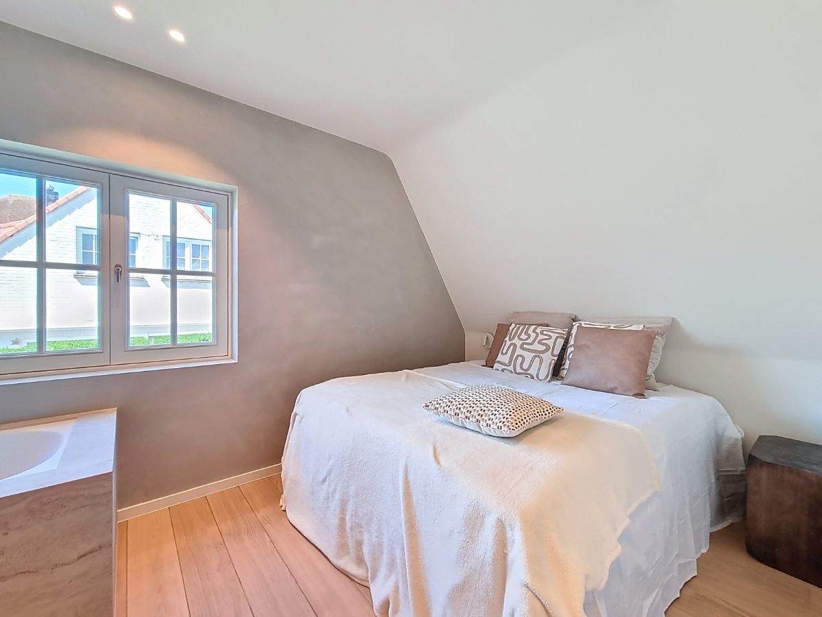 High-end gerenoveerde villa met energielabel A op 200 meter van het strand foto 11
