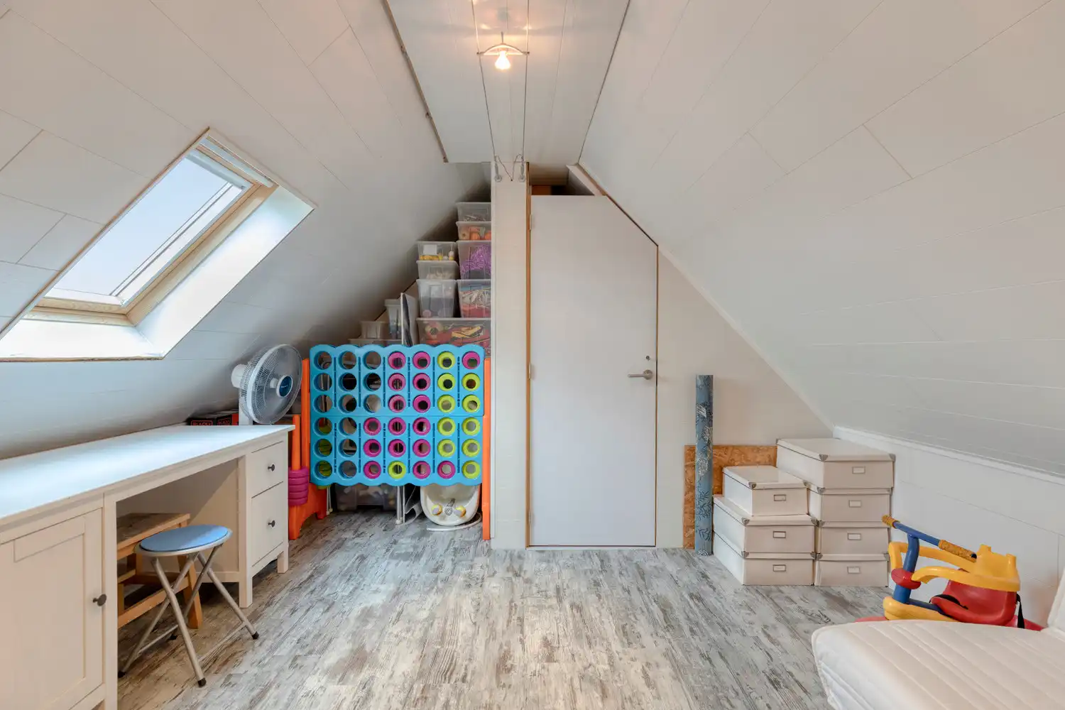 Instapklare split-level woning in de gegeerde wijk Rietschoorvelden te Merksem! foto 24