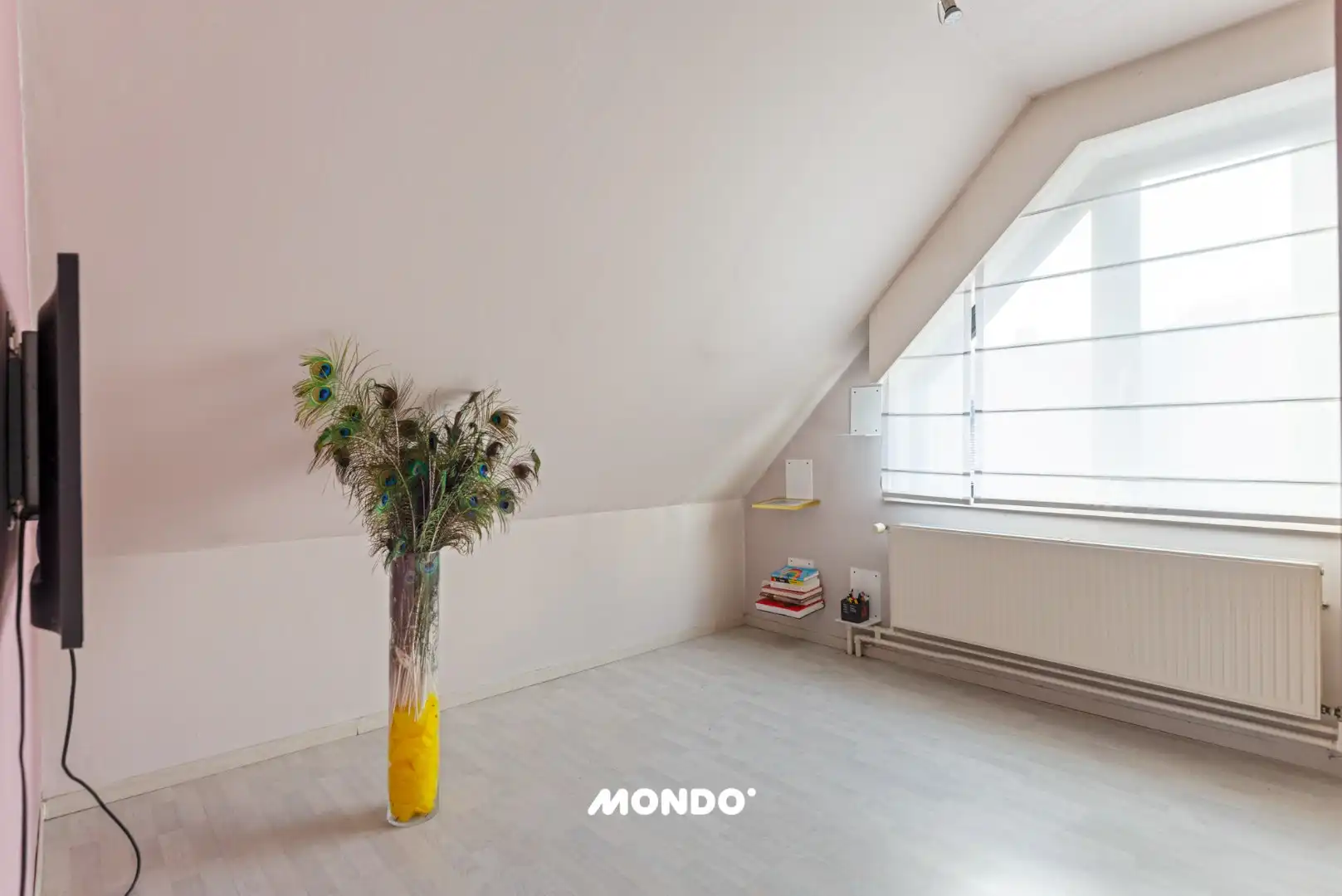 Ruime gezinswoning met 3 slaapkamers en lichtrijke aanbouw in een rustige doodlopende straat! foto 16