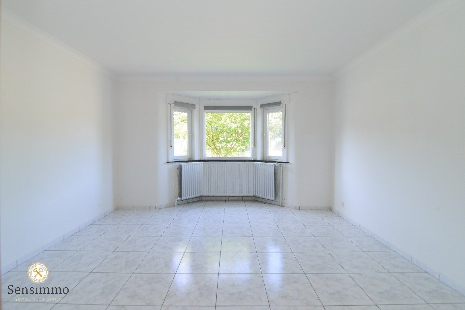 Ruime halfopen 235m² woning op 7a45ca perceel te Genk foto 8