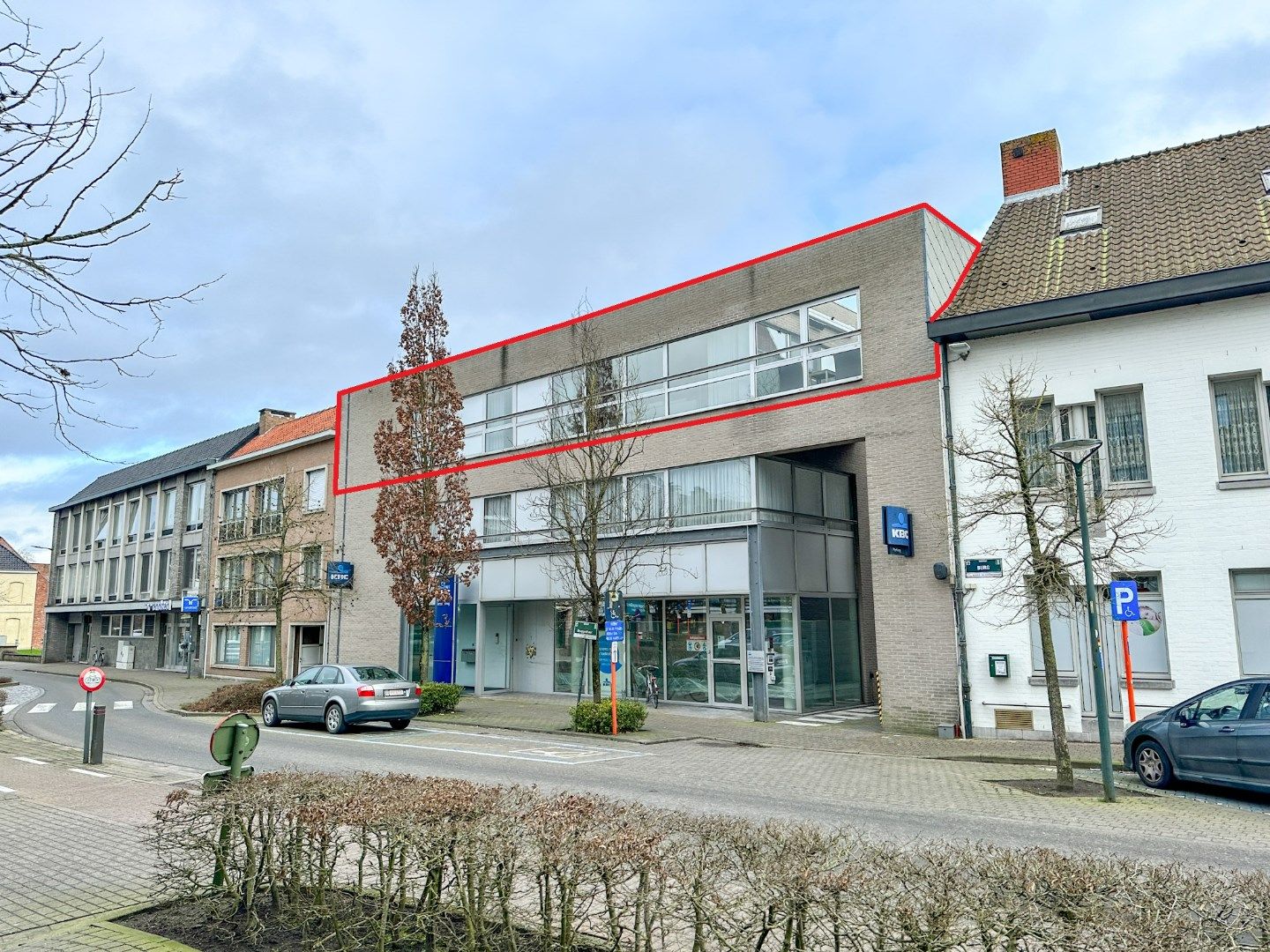 Luxueus dakappartement (230 m²), 3 slpk en 2 badkamers, zonneterras en garage, Torhout foto {{pictureIndex}}