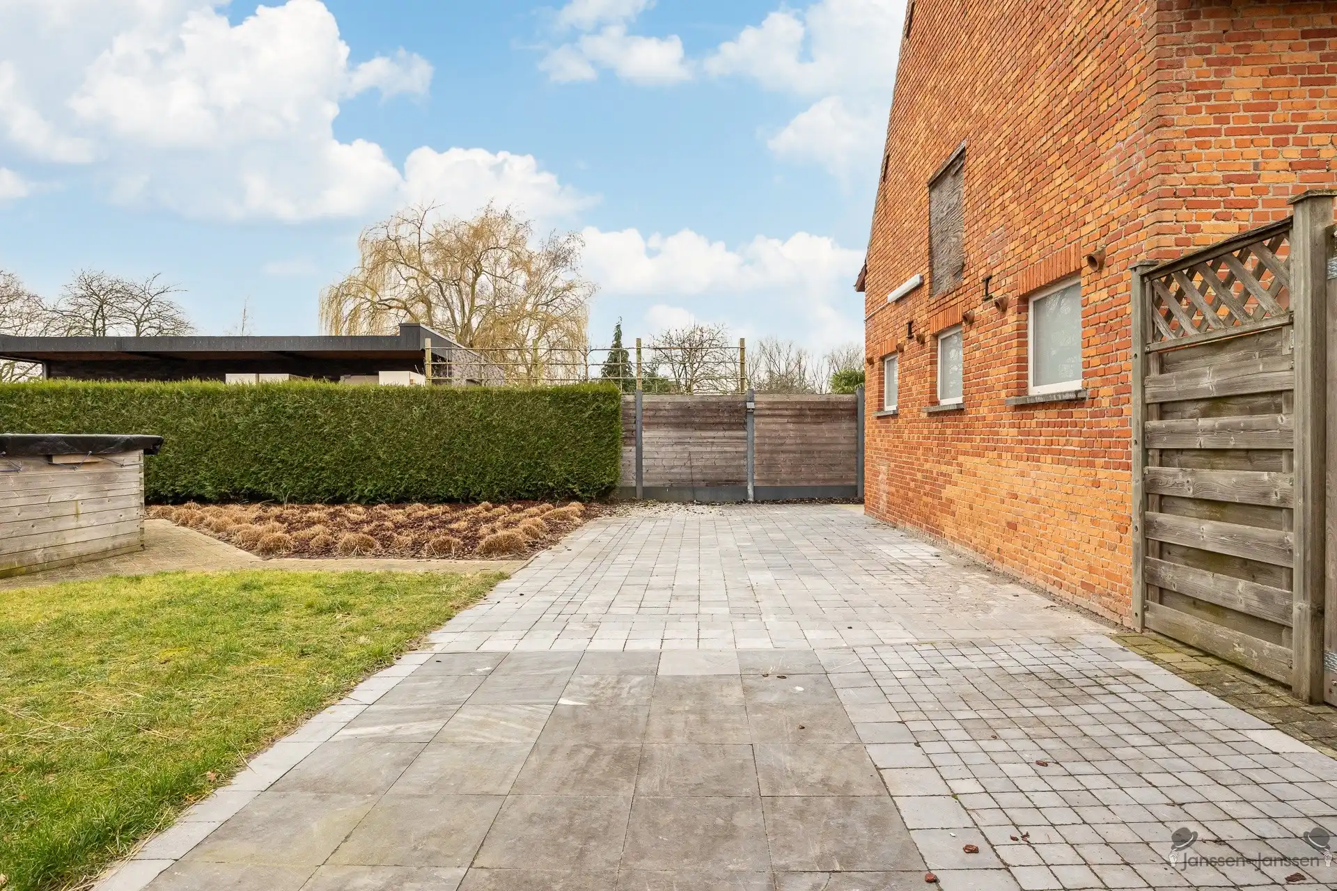 Gerenoveerde boerderij met landelijk zicht foto 28