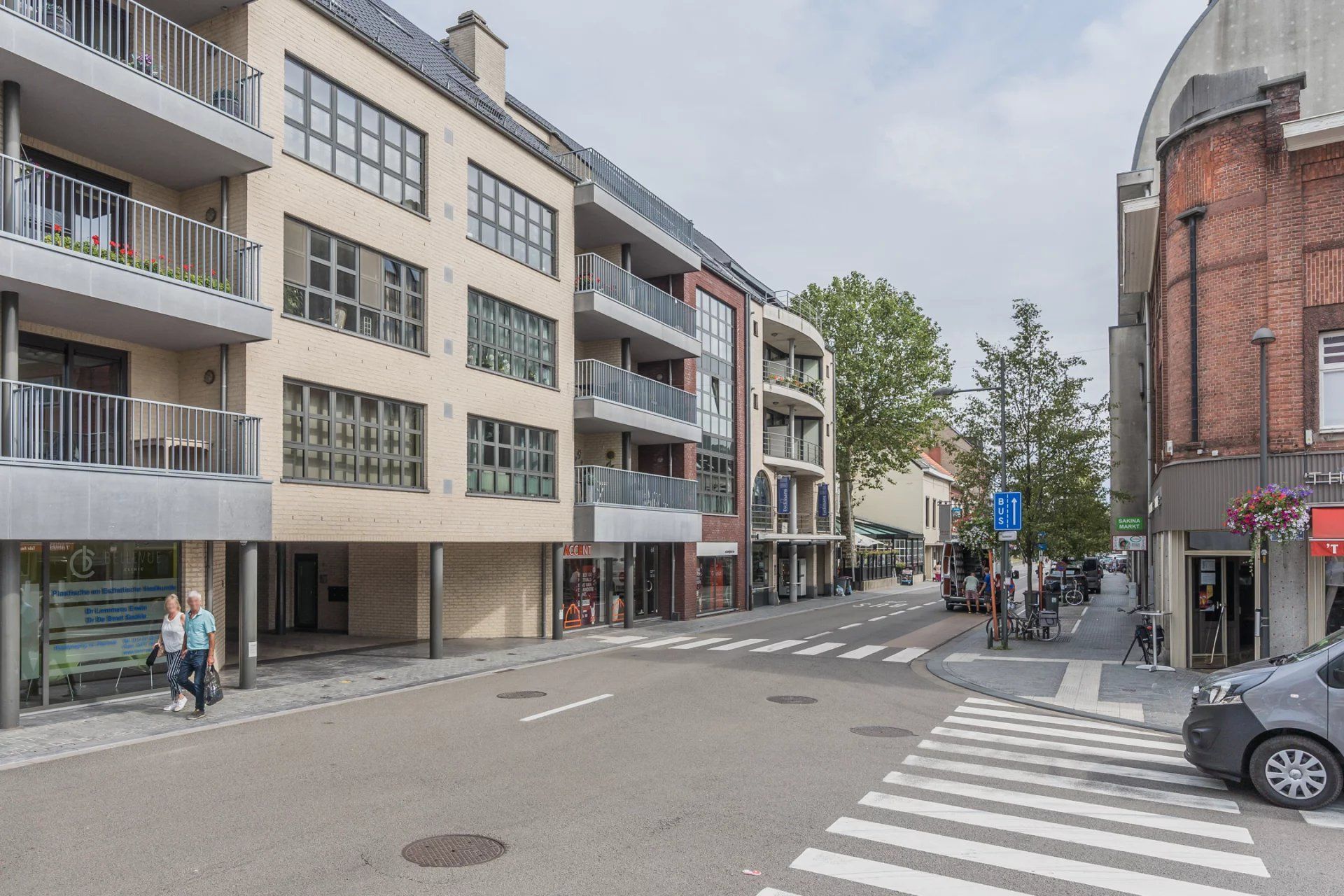 Zeer ruim appartement te Mol-centrum met 2 slaapkamers, 2 terrassen en garagebox. foto 3
