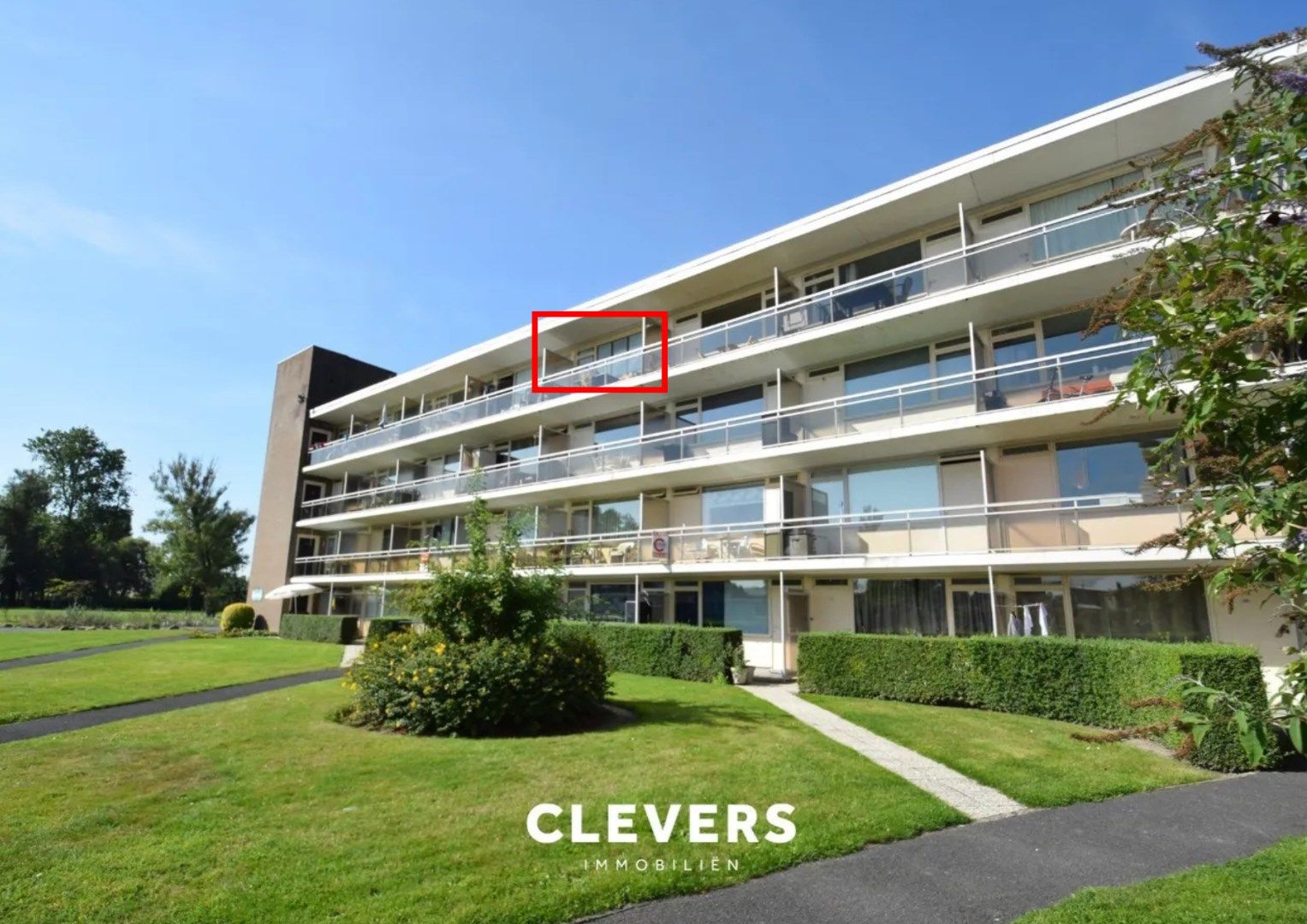 Hoofdfoto van de publicatie: Op te frissen vakantieappartement met zonnig terras