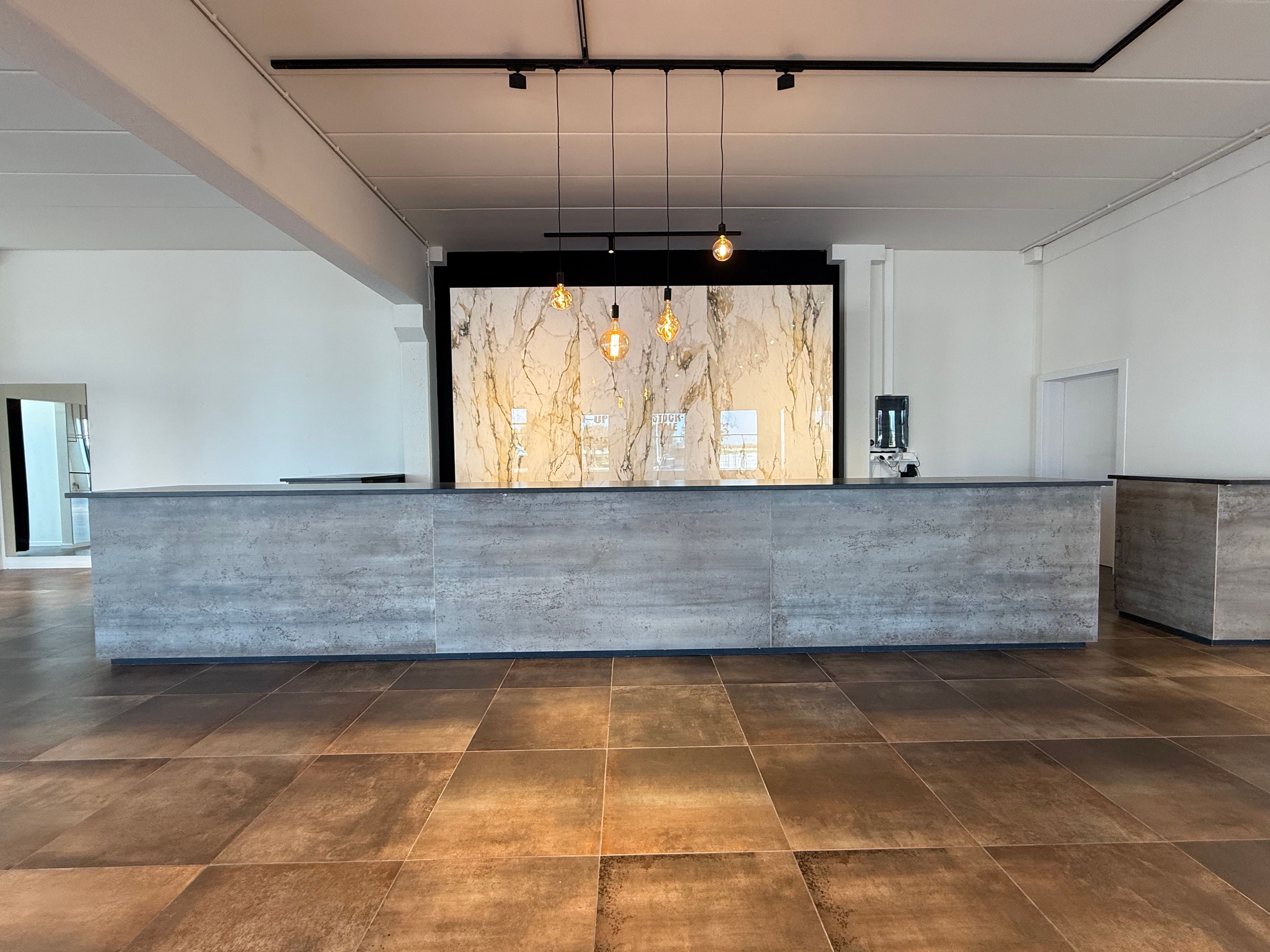 Instapklaar handelspand 428m² met 14 staanplaatsen foto 5