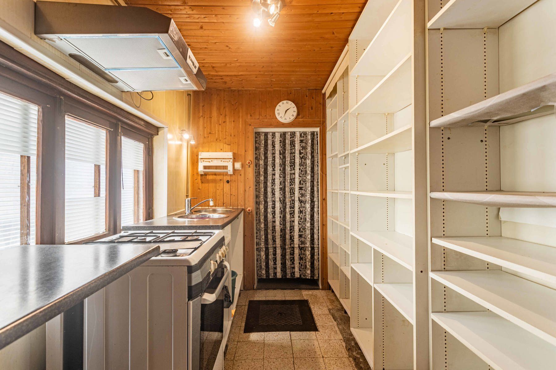 Te koop: te renoveren woning met private parkeerplaats! foto 11