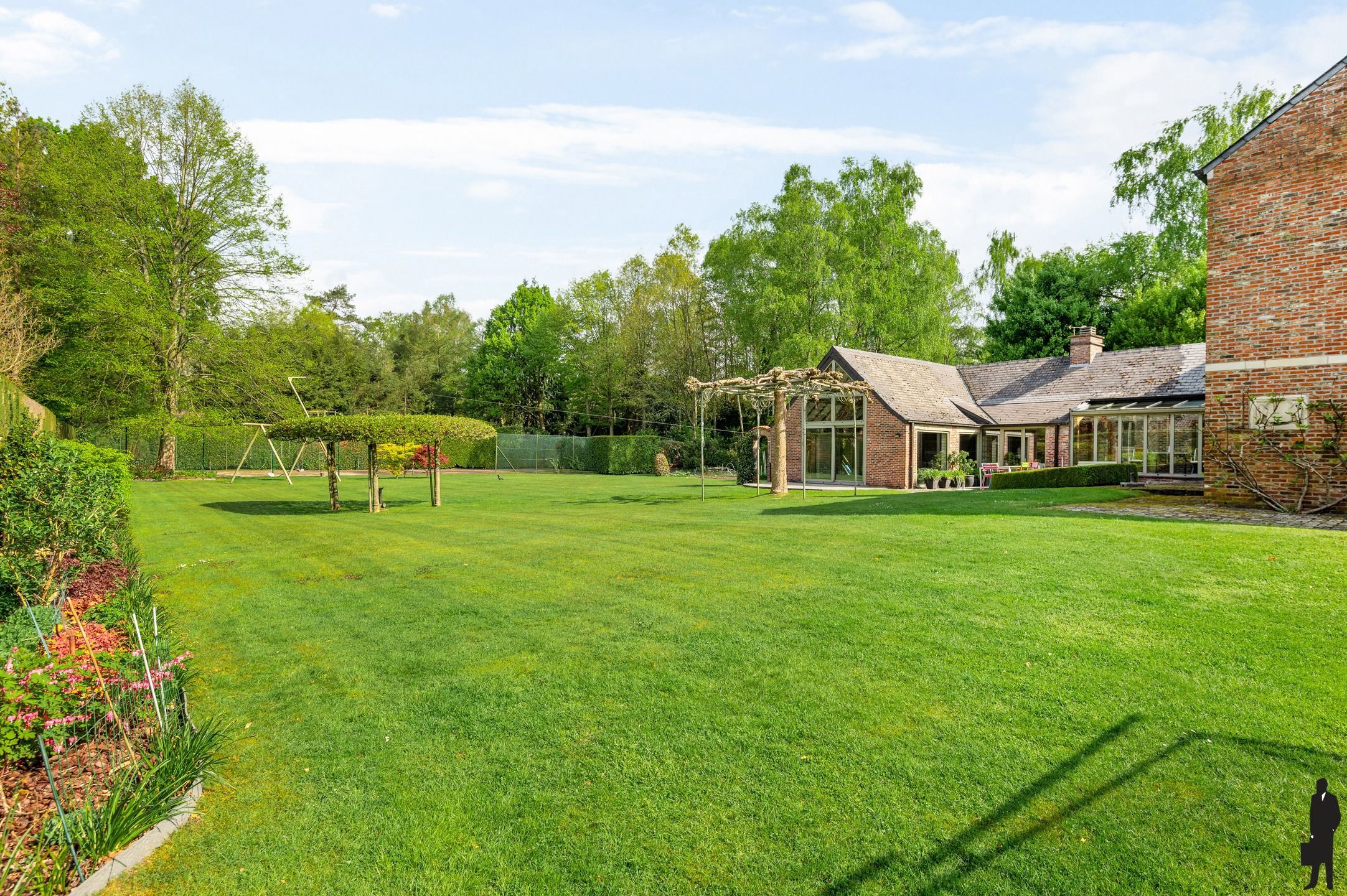 Exclusieve villa met conciërgewoning op 4.102m² foto 8