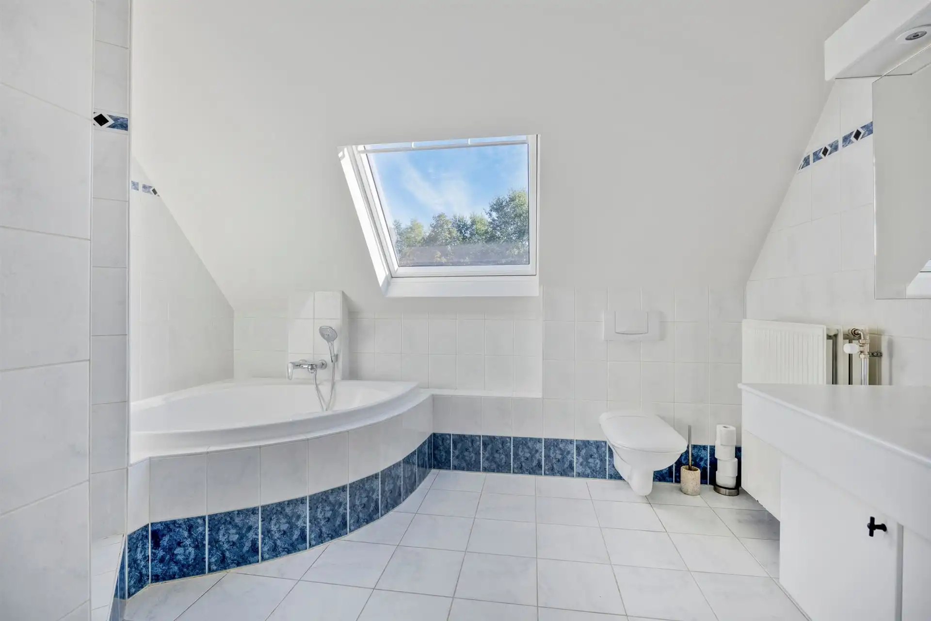Prachtig gerenoveerde villa met 4 à 5 slpks en zwembad te Schilde foto 30