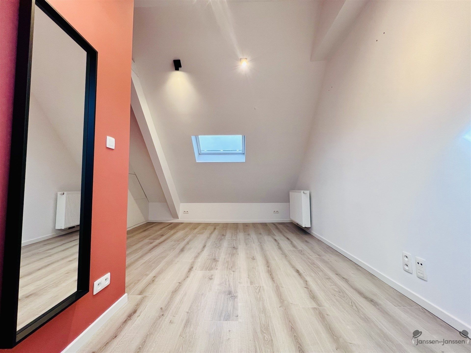 Rustig gelegen instapklare halfopen bebouwing foto 16