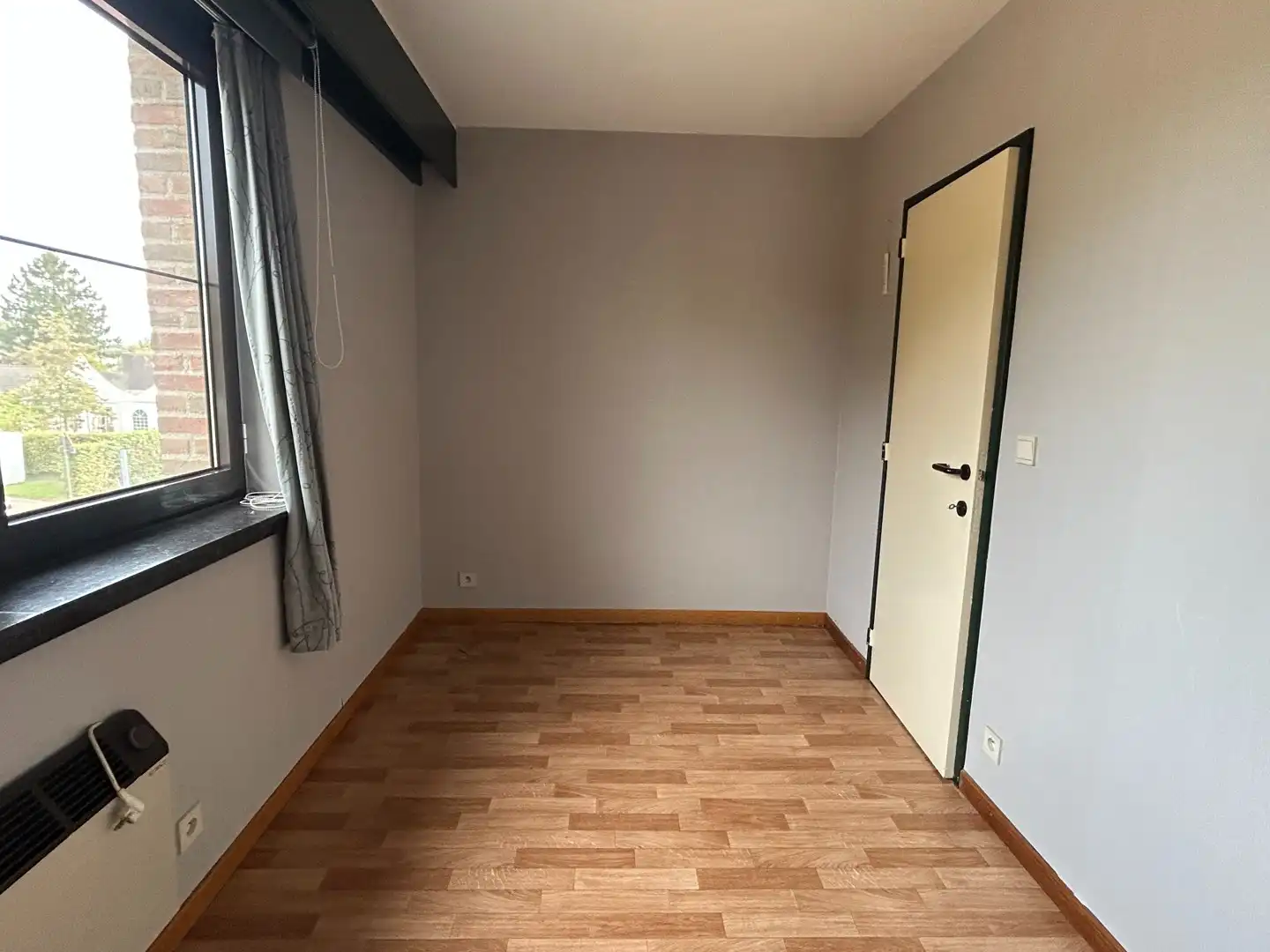 Appartement met 2 slpkmrs met terras en tuin in centrum Oevel te huur! foto 9