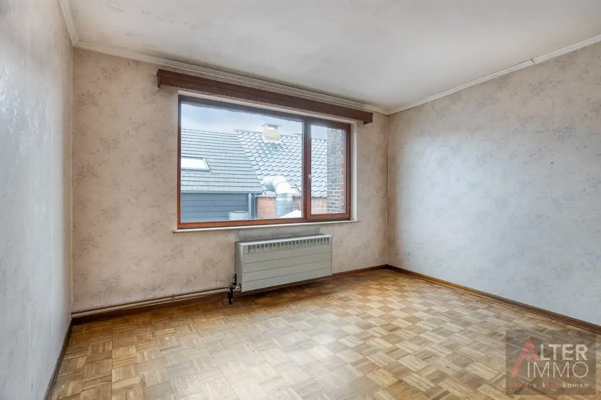 Zéér ruim, te renoveren appartement met 3 slaapkamers! foto 11