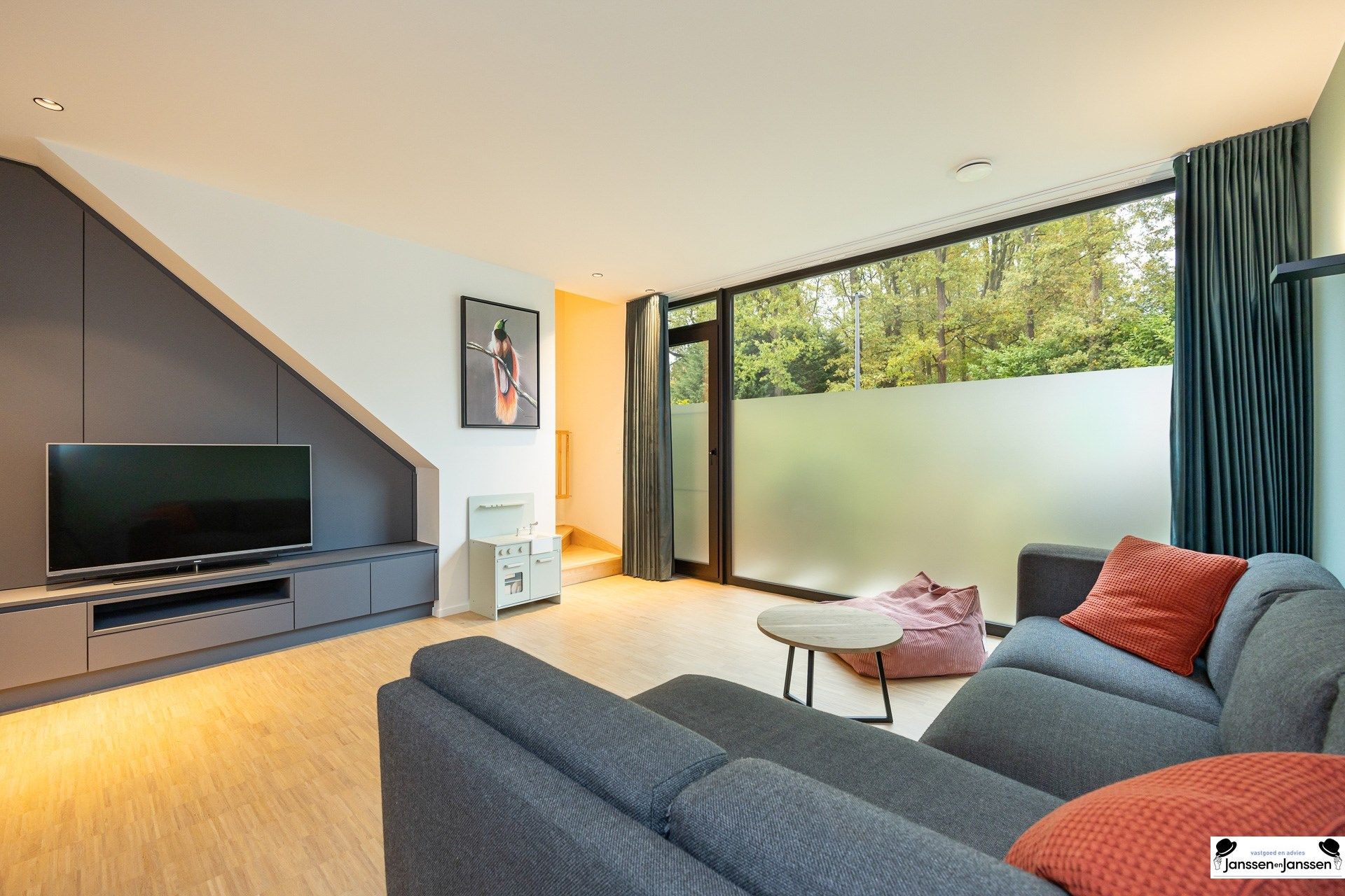 Moderne energiezuinige woning met hoogwaardige afwerking foto 3