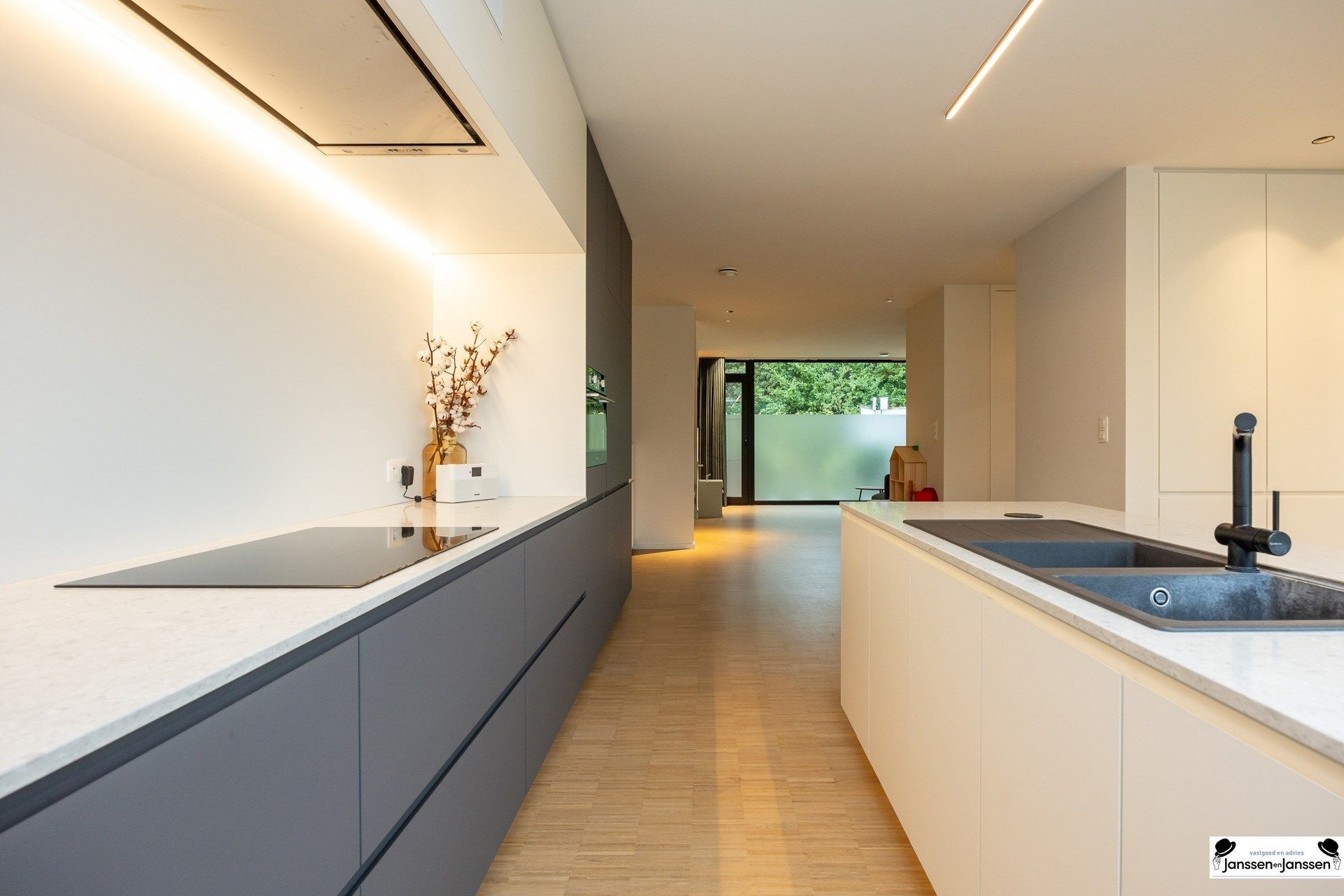 Moderne energiezuinige woning met hoogwaardige afwerking foto 3