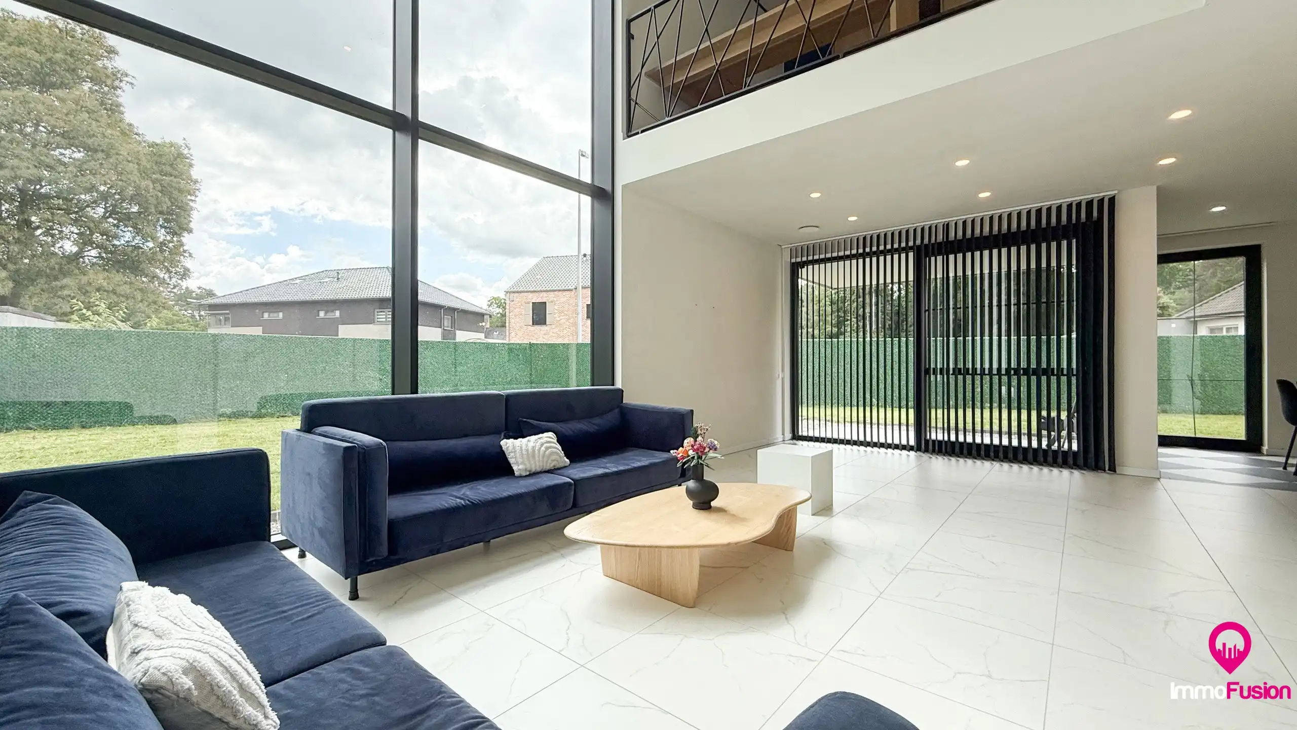 Instapklare villa met 4 slpk., laadpaal en zonnepanelen! foto {{pictureIndex}}