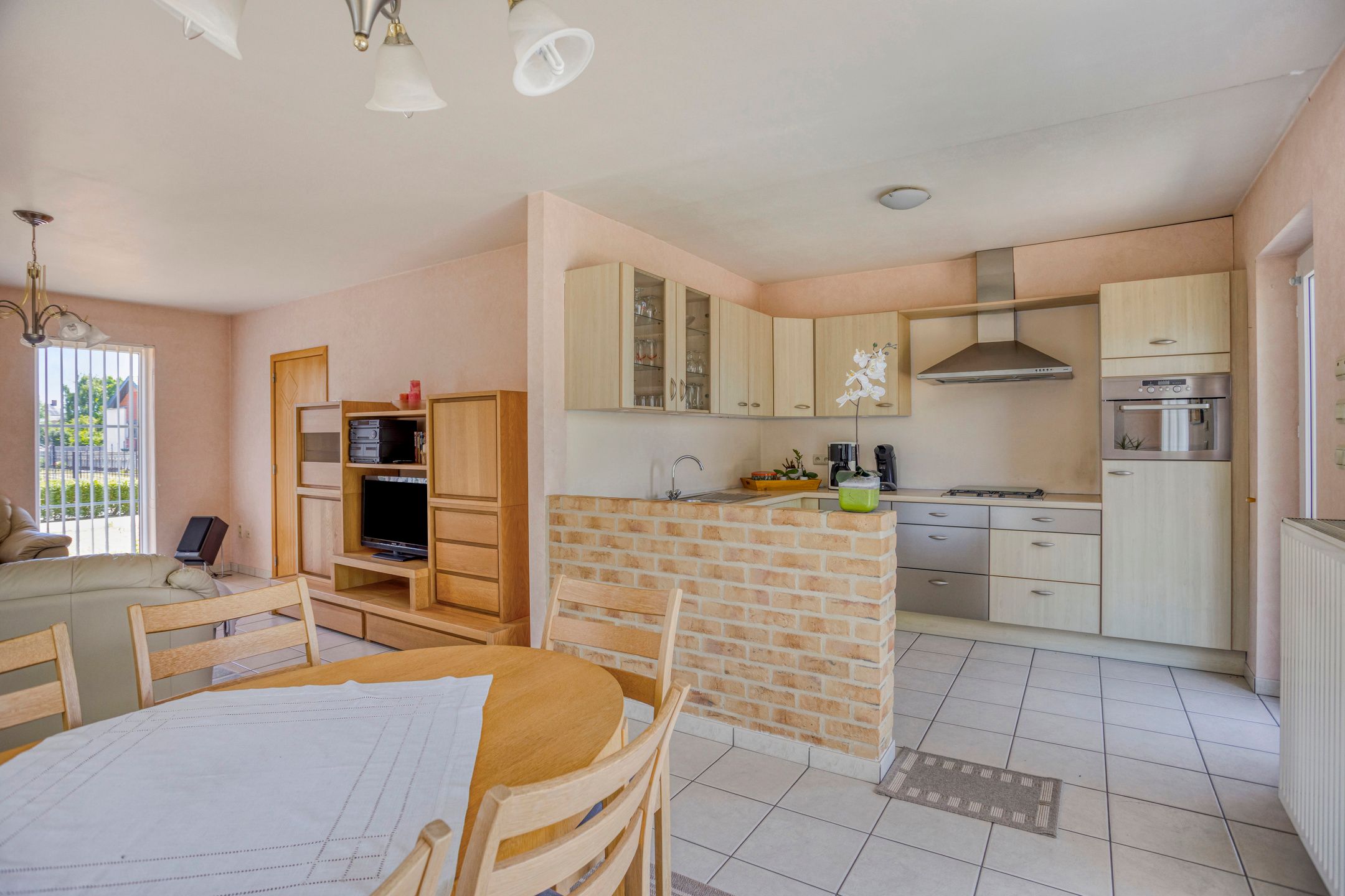 Gelijkvloerse, instapklare woning met ruime zolder foto 5