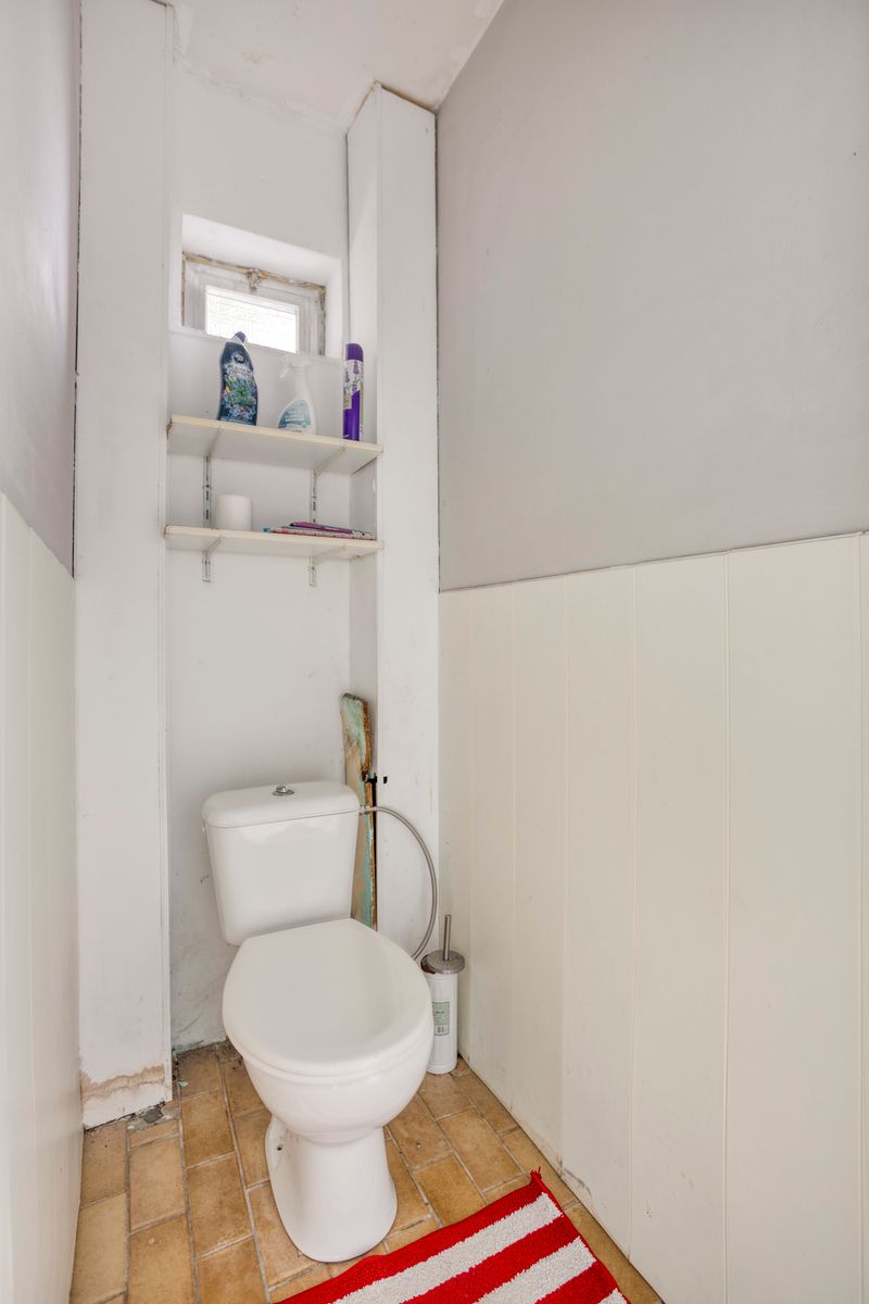 Te renoveren halfopen woning op een rustige locatie foto 10