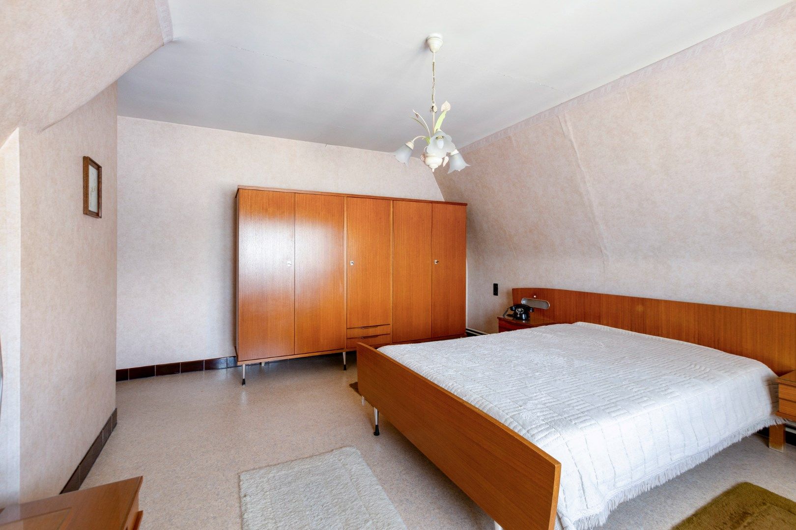 Te renoveren woning met 3 slpks op de grens tussen Geel en Sint-Jozef Olen !  foto 17