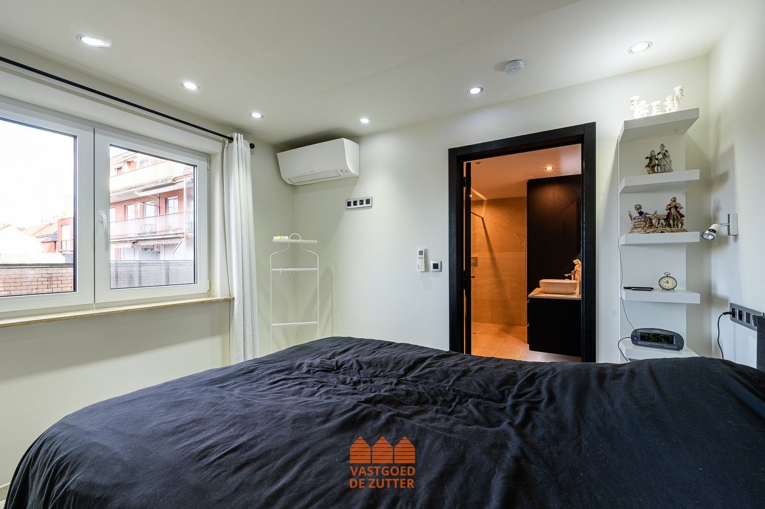 Instapklaar gerenoveerd appartement met terras foto 15