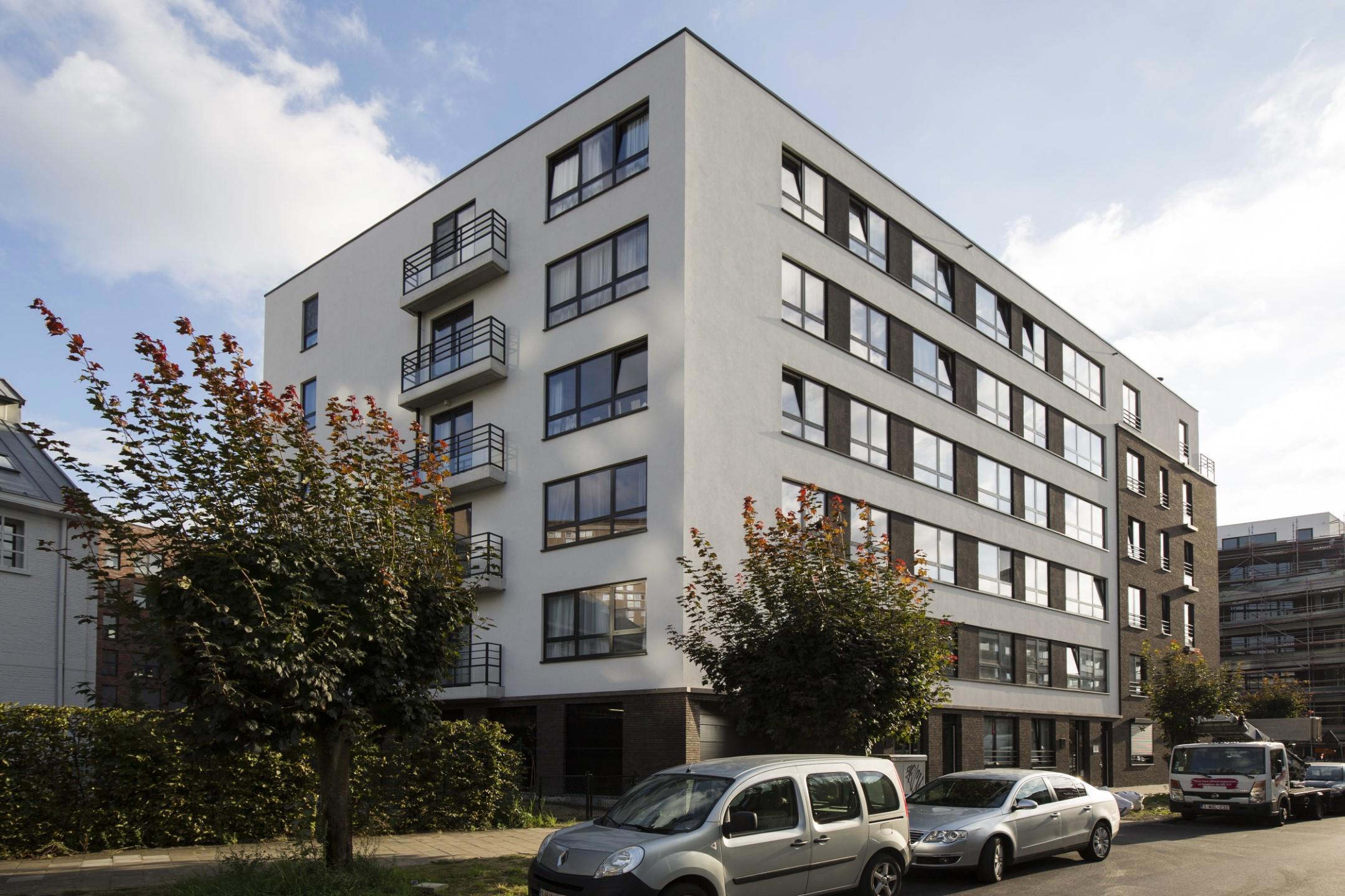 Appartement (82m²) met 2 slpk, terras, kelder en parking. foto 2