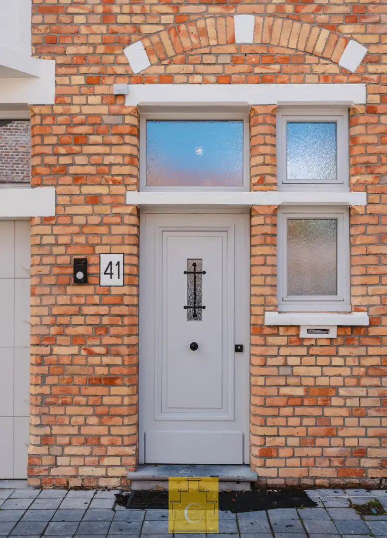 exclusieve stadswoning met garage, 4 slaapkamers, EPC A en terras in hartje Brugge, zicht op de vesten foto 3