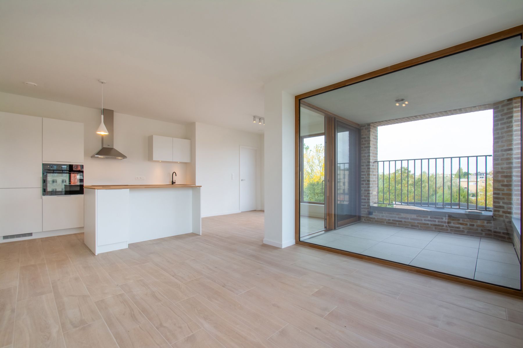 Rustig en comfortabel 2slpk appt. met zicht op park  foto 3