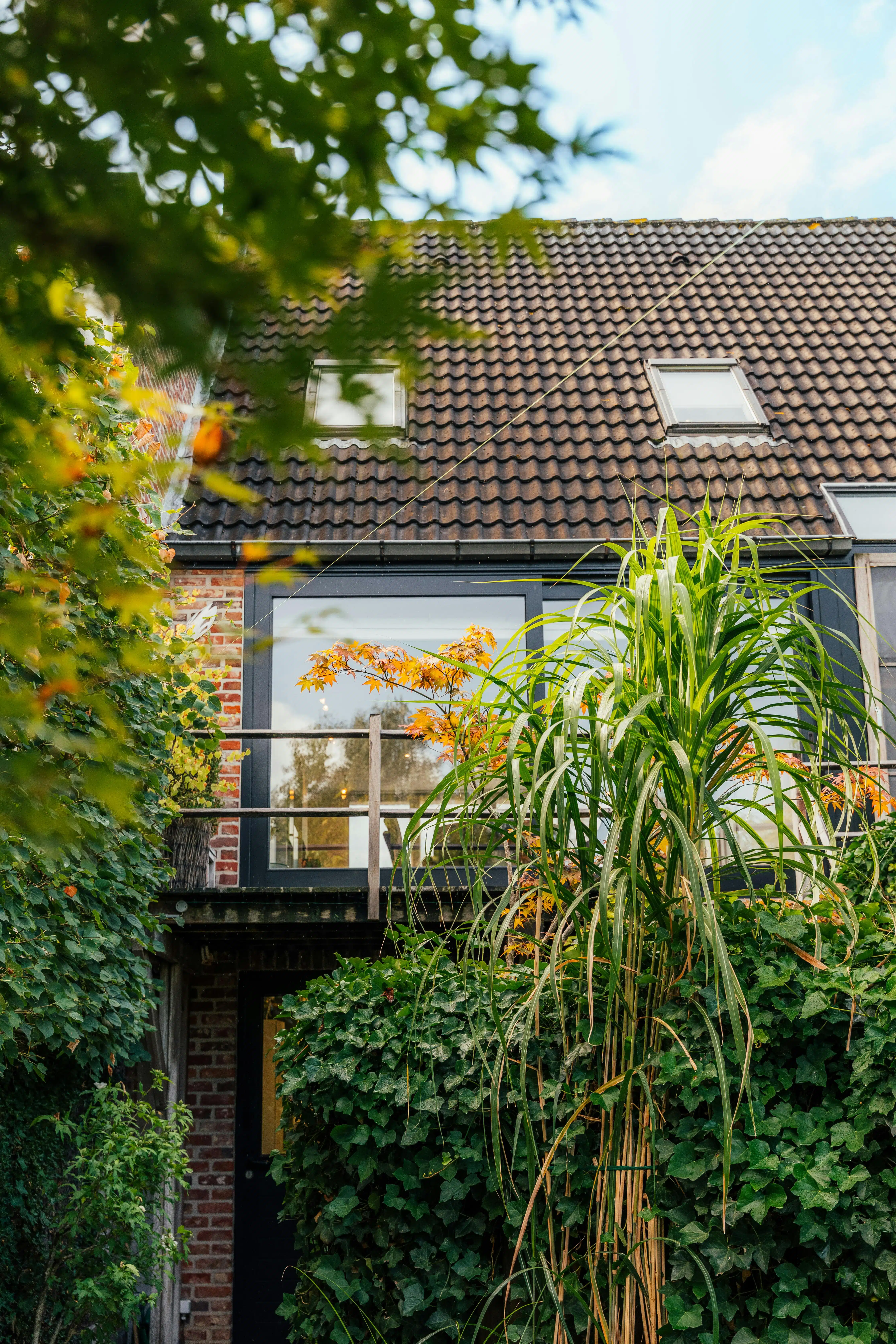 Uniek huis met bureel en zalige tuin nabij centrum Roeselare foto 21